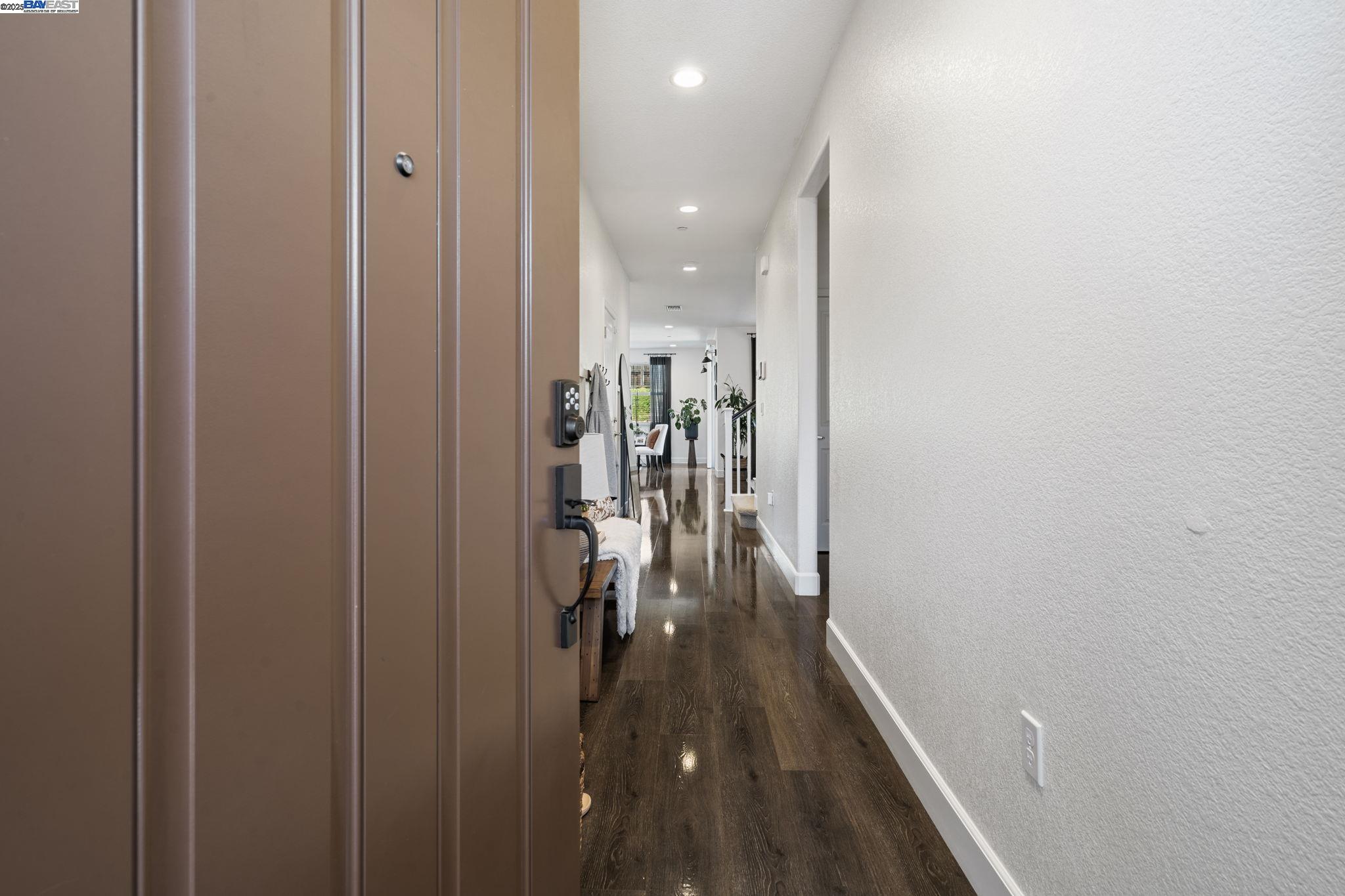 Detail Gallery Image 5 of 54 For 1699 Mulholland Dr, Lathrop,  CA 95330 - 4 Beds | 3 Baths