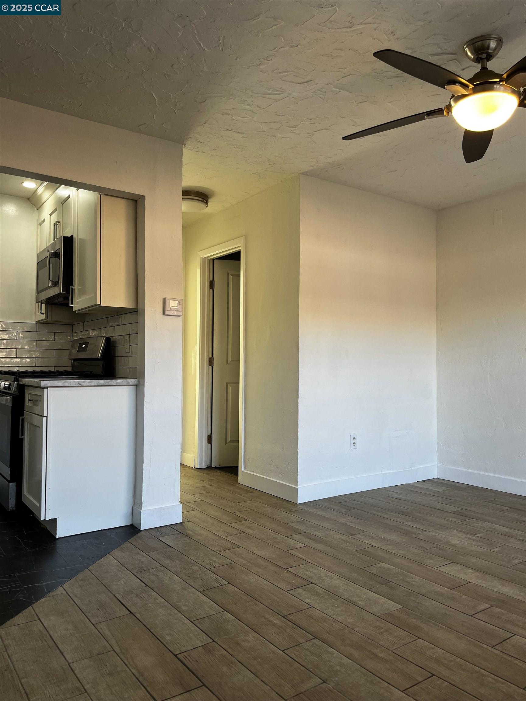 Detail Gallery Image 2 of 10 For 320 Maine Ave, Richmond,  CA 94804 - – Beds | – Baths