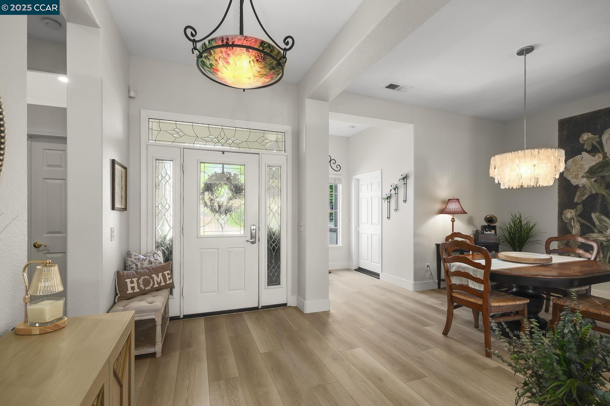Detail Gallery Image 5 of 39 For 346 Gladstone Dr, Brentwood,  CA 94513 - 3 Beds | 2/1 Baths