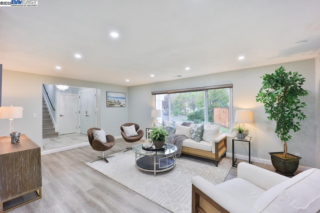 Detail Gallery Image 11 of 56 For 294 Rosado Rd, Fremont,  CA 94539 - 4 Beds | 2/1 Baths