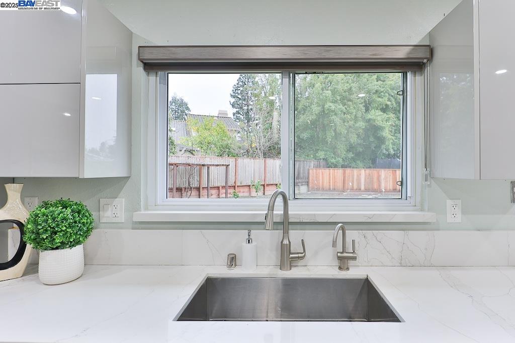Detail Gallery Image 5 of 56 For 294 Rosado Rd, Fremont,  CA 94539 - 4 Beds | 2/1 Baths