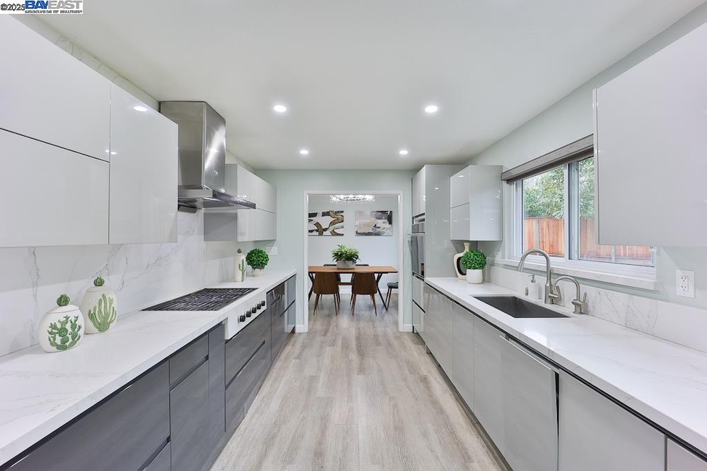 Detail Gallery Image 8 of 56 For 294 Rosado Rd, Fremont,  CA 94539 - 4 Beds | 2/1 Baths