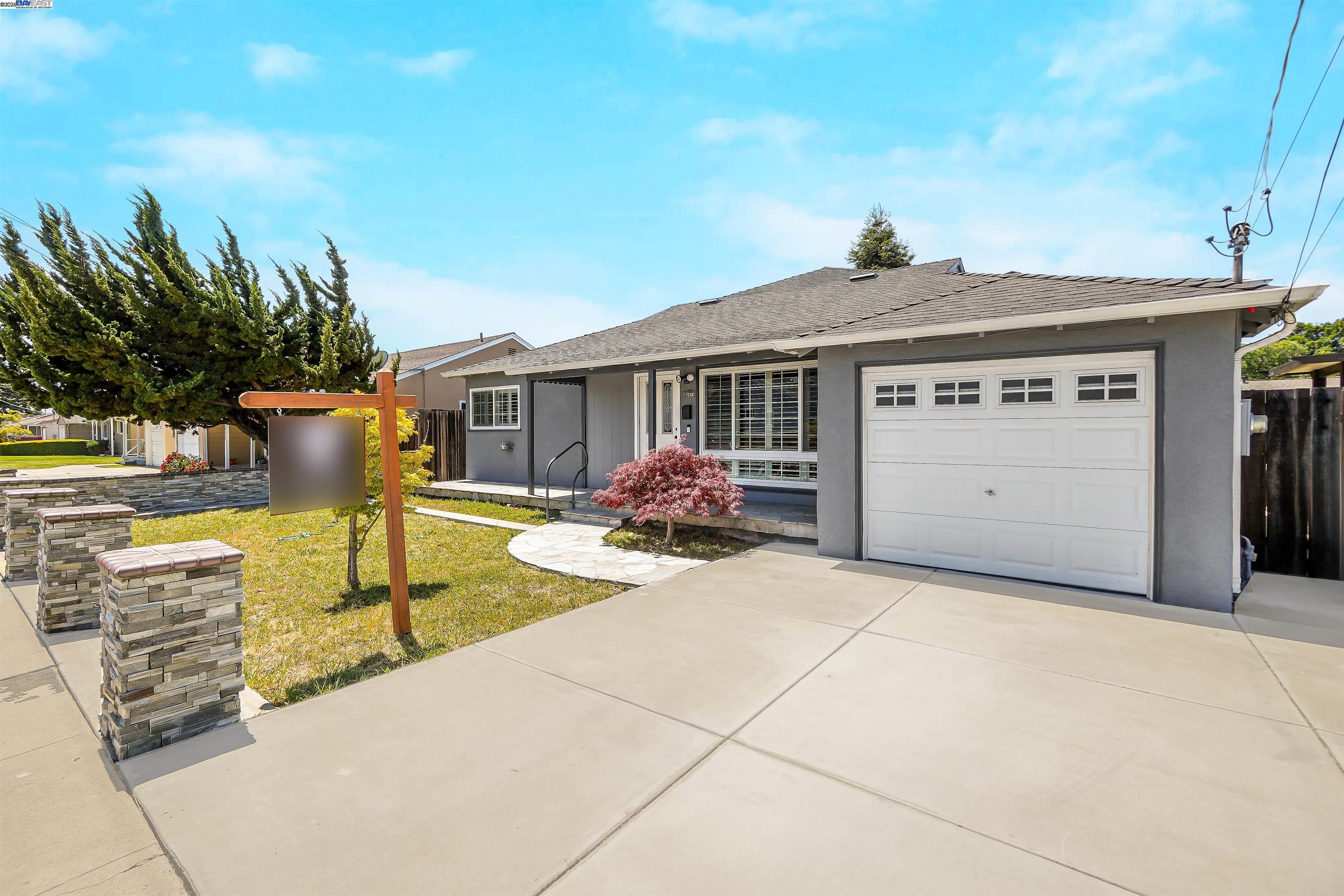 Detail Gallery Image 2 of 43 For 17233 via La Jolla, San Lorenzo,  CA 94580 - 3 Beds | 2 Baths