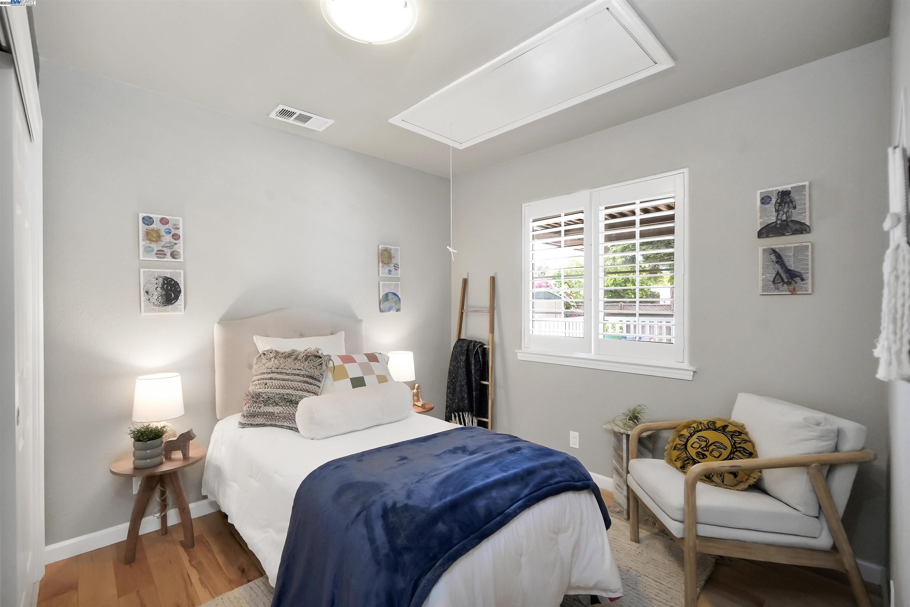 Detail Gallery Image 17 of 43 For 17233 via La Jolla, San Lorenzo,  CA 94580 - 3 Beds | 2 Baths