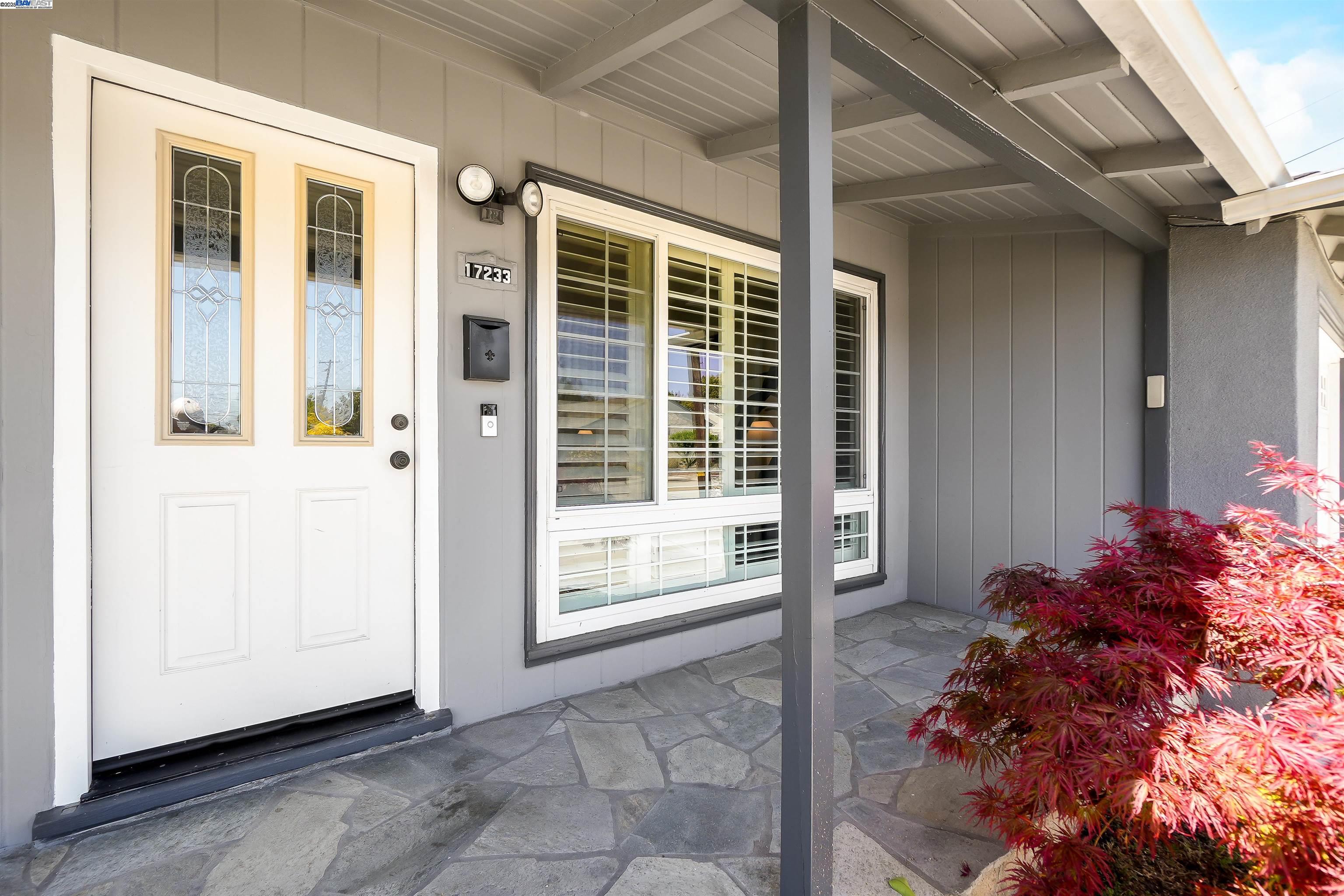Detail Gallery Image 4 of 43 For 17233 via La Jolla, San Lorenzo,  CA 94580 - 3 Beds | 2 Baths