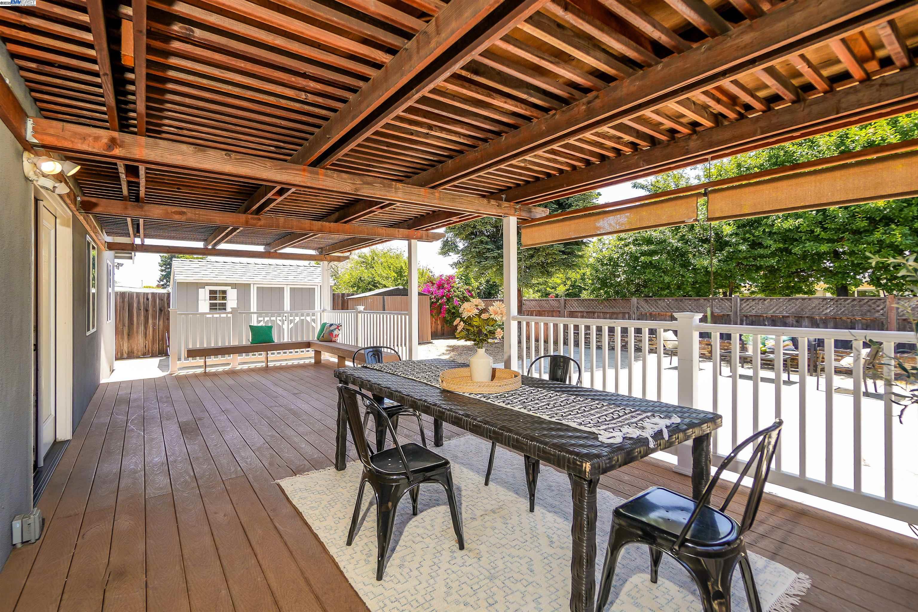 Detail Gallery Image 32 of 43 For 17233 via La Jolla, San Lorenzo,  CA 94580 - 3 Beds | 2 Baths