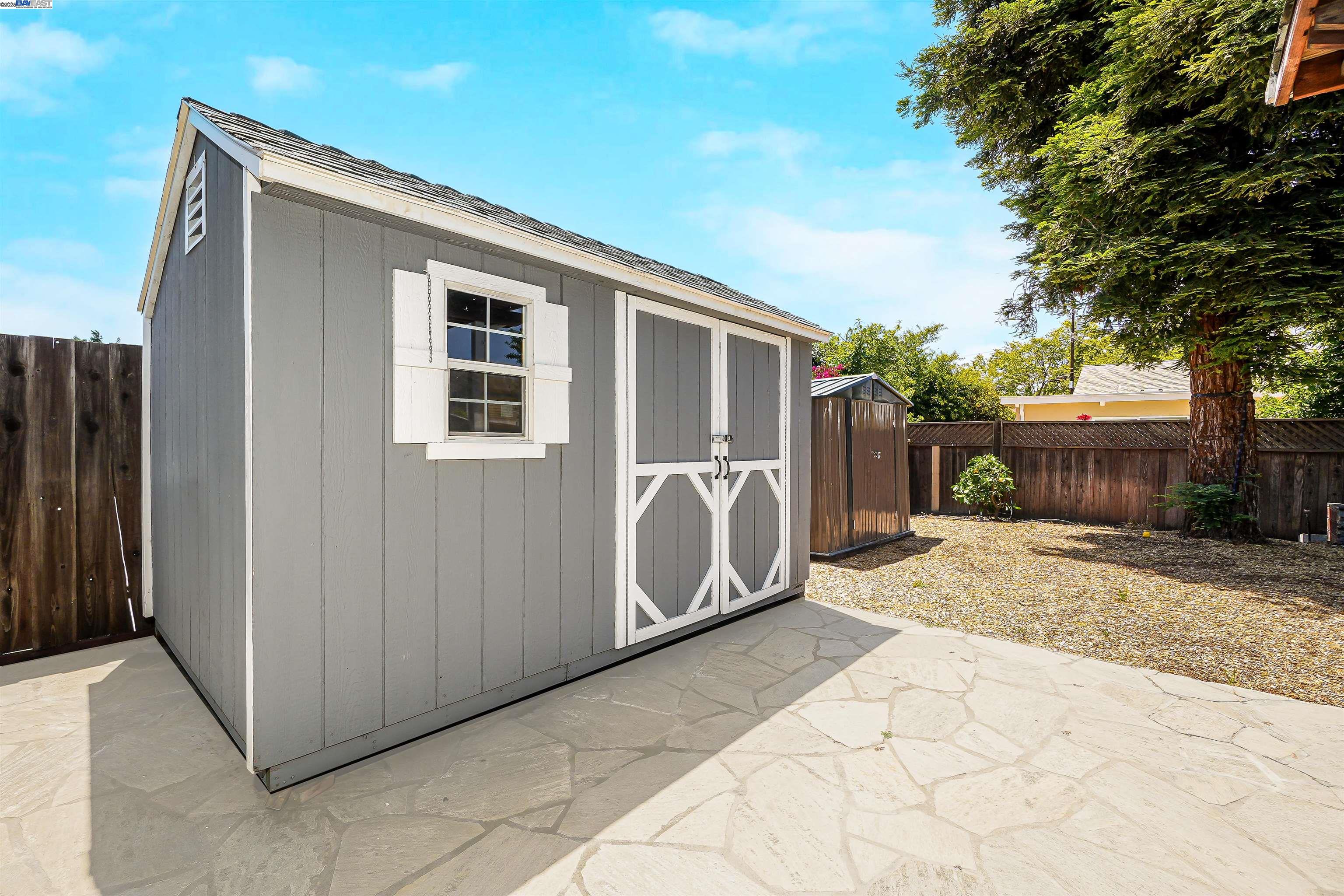 Detail Gallery Image 34 of 43 For 17233 via La Jolla, San Lorenzo,  CA 94580 - 3 Beds | 2 Baths