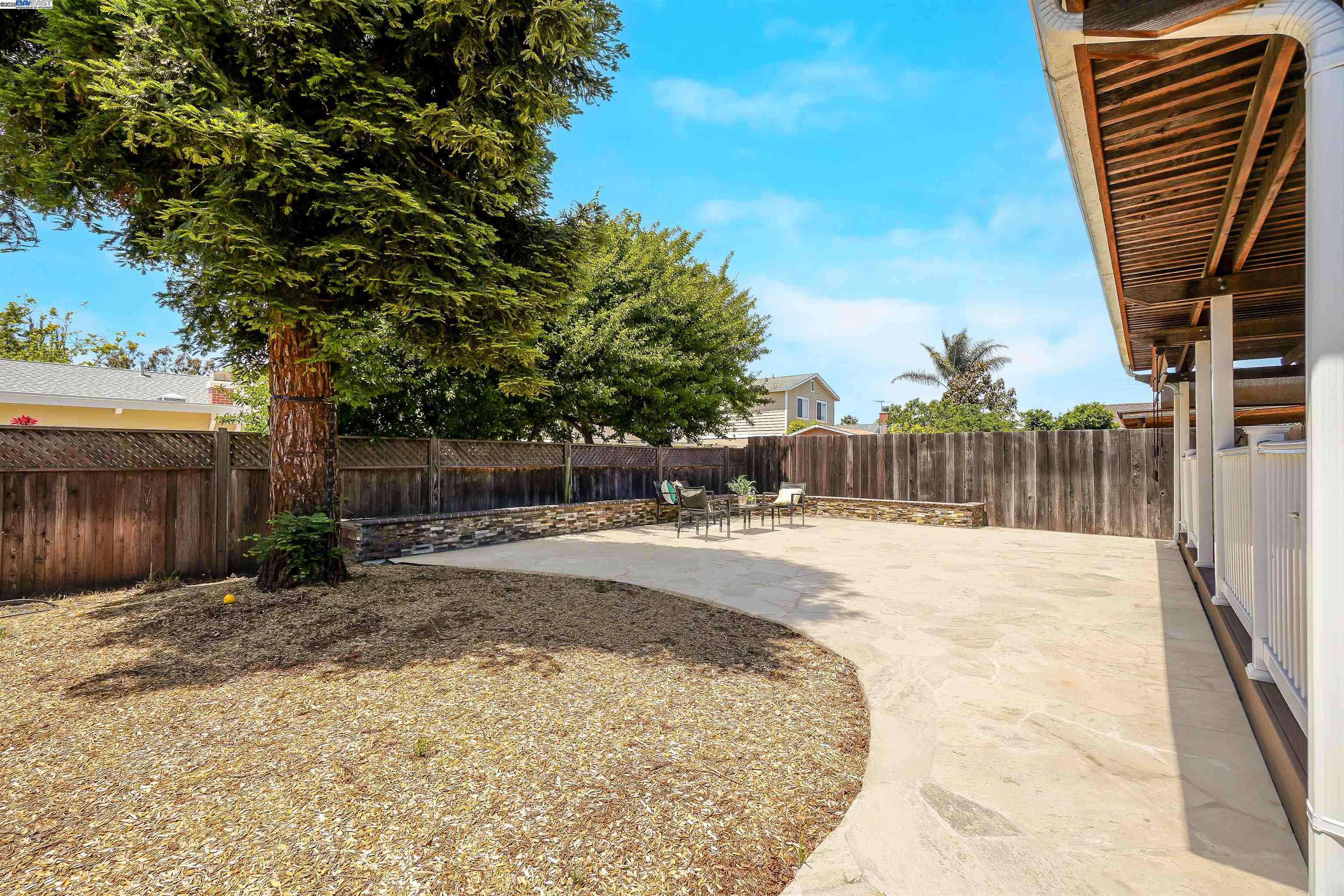 Detail Gallery Image 36 of 43 For 17233 via La Jolla, San Lorenzo,  CA 94580 - 3 Beds | 2 Baths