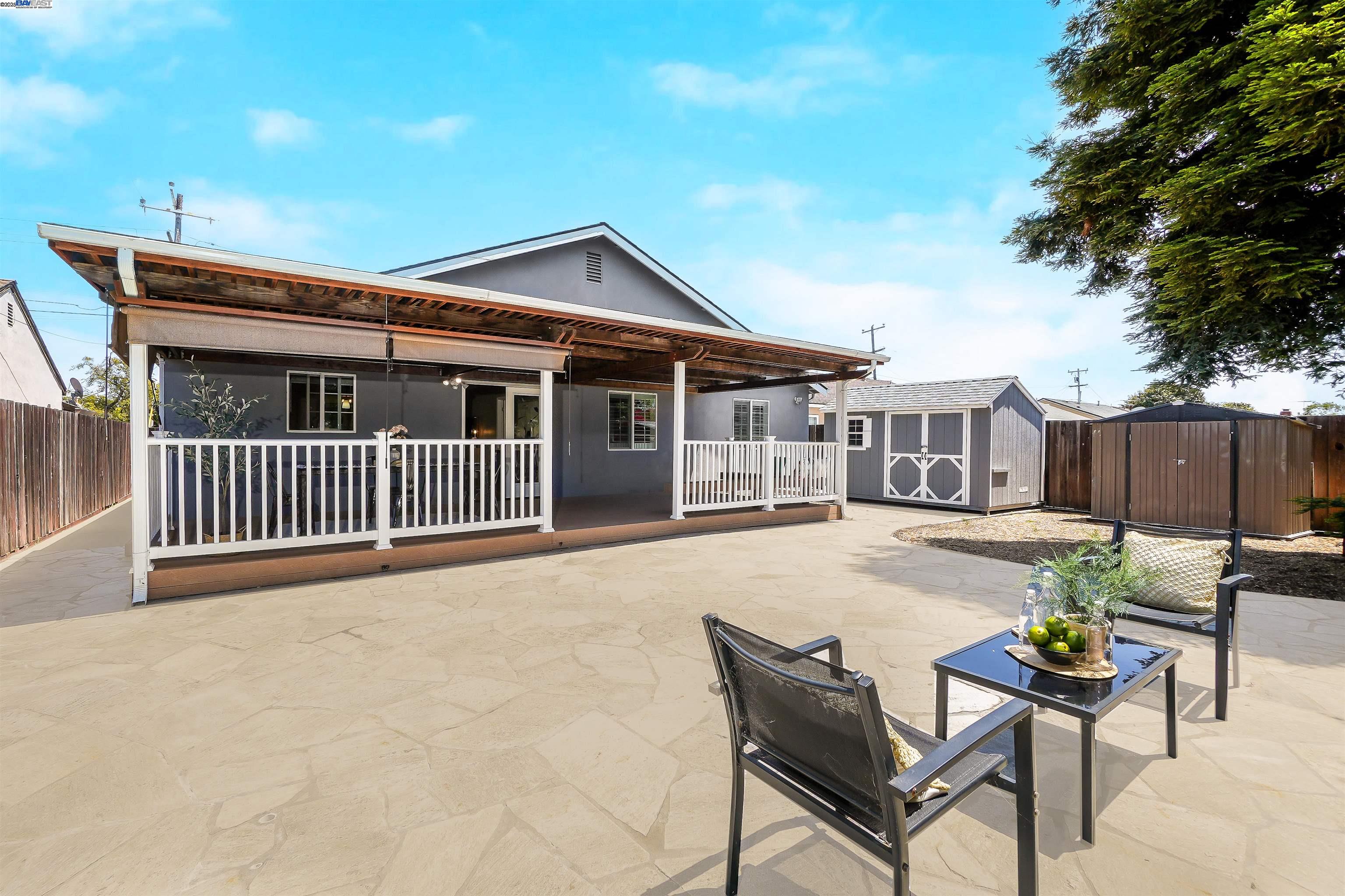 Detail Gallery Image 39 of 43 For 17233 via La Jolla, San Lorenzo,  CA 94580 - 3 Beds | 2 Baths