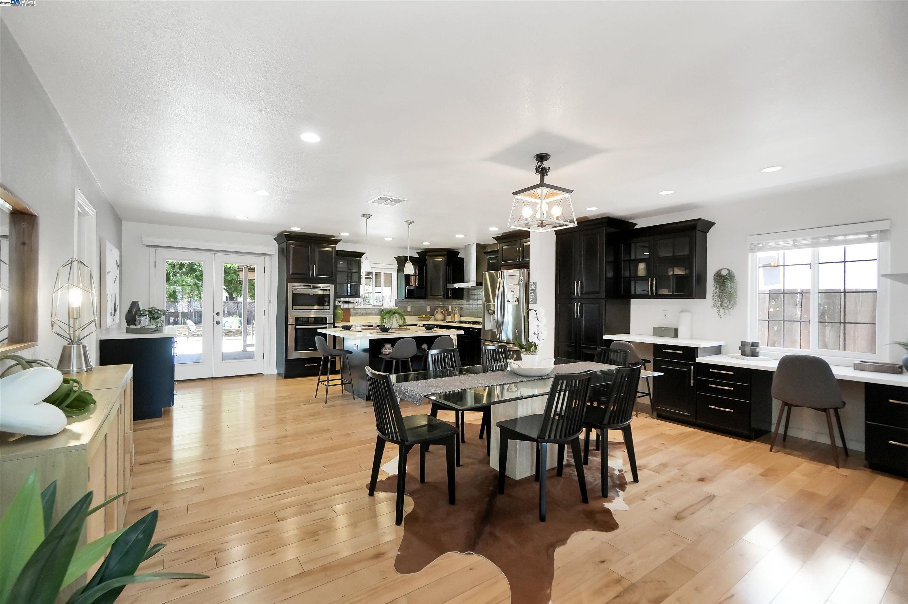 Detail Gallery Image 8 of 43 For 17233 via La Jolla, San Lorenzo,  CA 94580 - 3 Beds | 2 Baths