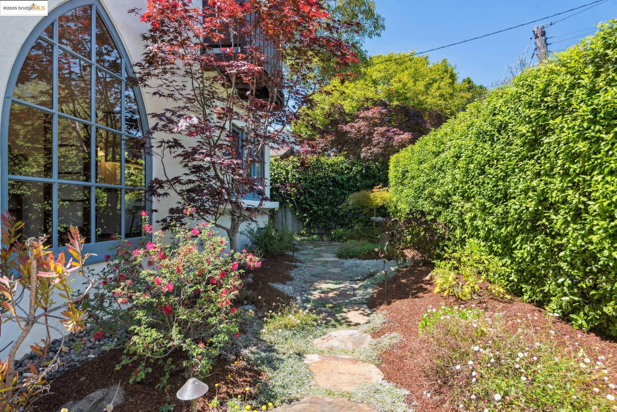 Detail Gallery Image 59 of 60 For 774 Spruce St, Berkeley,  CA 94707 - 3 Beds | 2 Baths