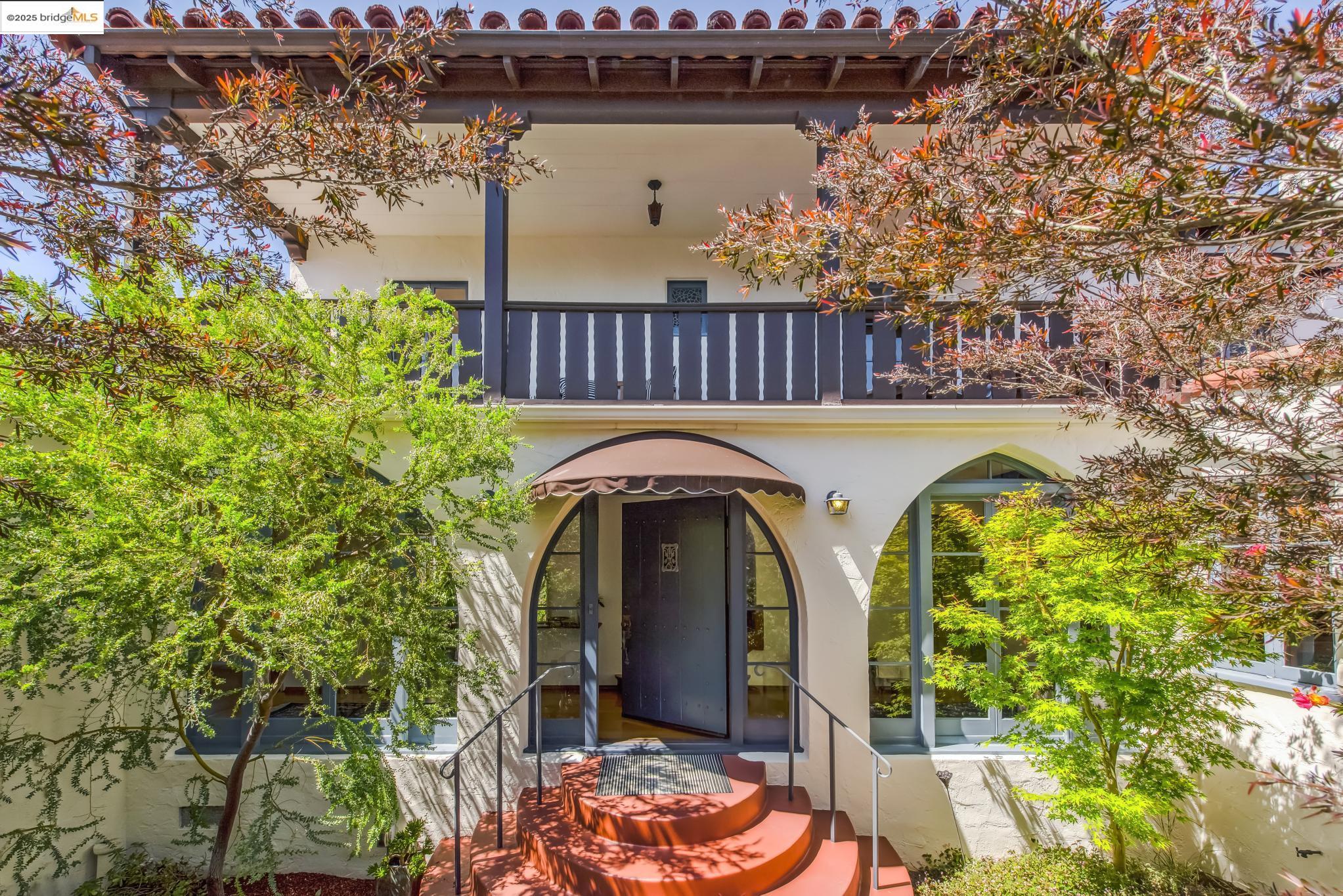Detail Gallery Image 10 of 60 For 774 Spruce St, Berkeley,  CA 94707 - 3 Beds | 2 Baths