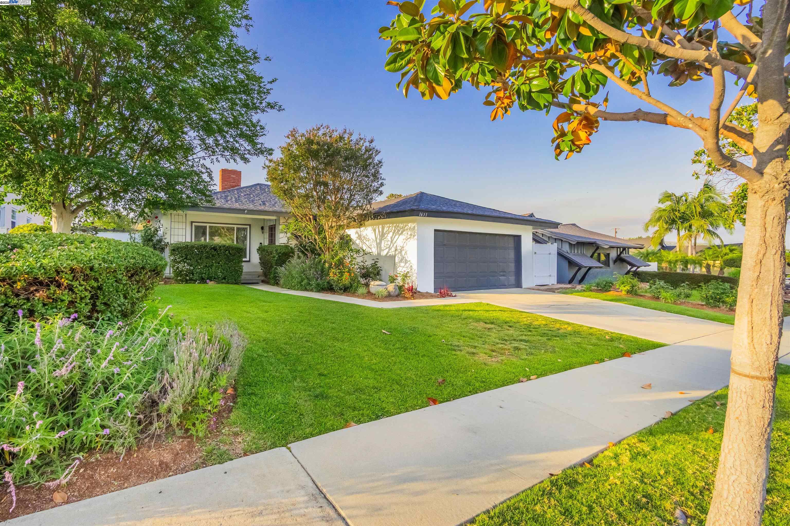 Detail Gallery Image 4 of 39 For 1651 W El Portal Dr, La Habra,  CA 90631 - 3 Beds | 2 Baths