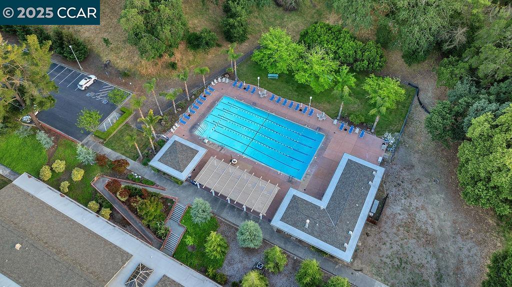 MLS: 41098248 Condo For Sale
