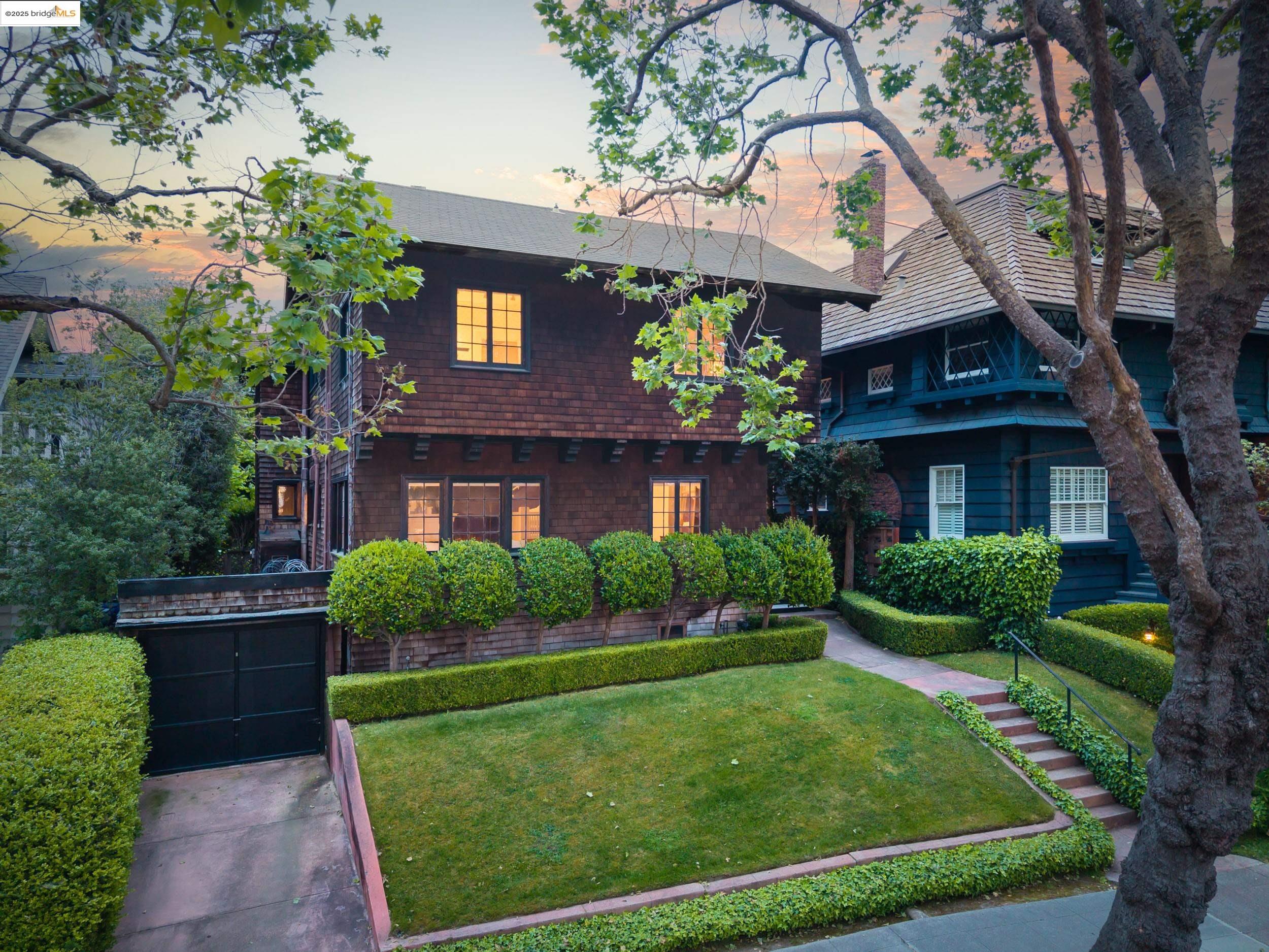Detail Gallery Image 2 of 33 For 108 Bonita Ave, Piedmont,  CA 94611 - 4 Beds | 3 Baths