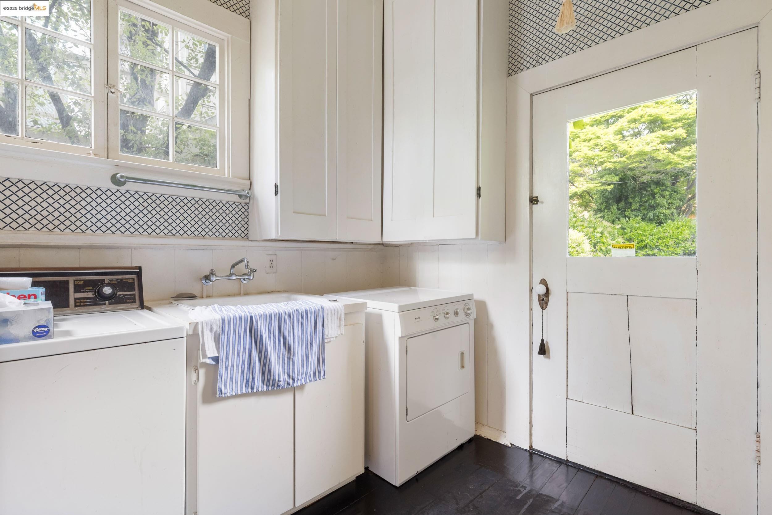 Detail Gallery Image 18 of 33 For 108 Bonita Ave, Piedmont,  CA 94611 - 4 Beds | 3 Baths