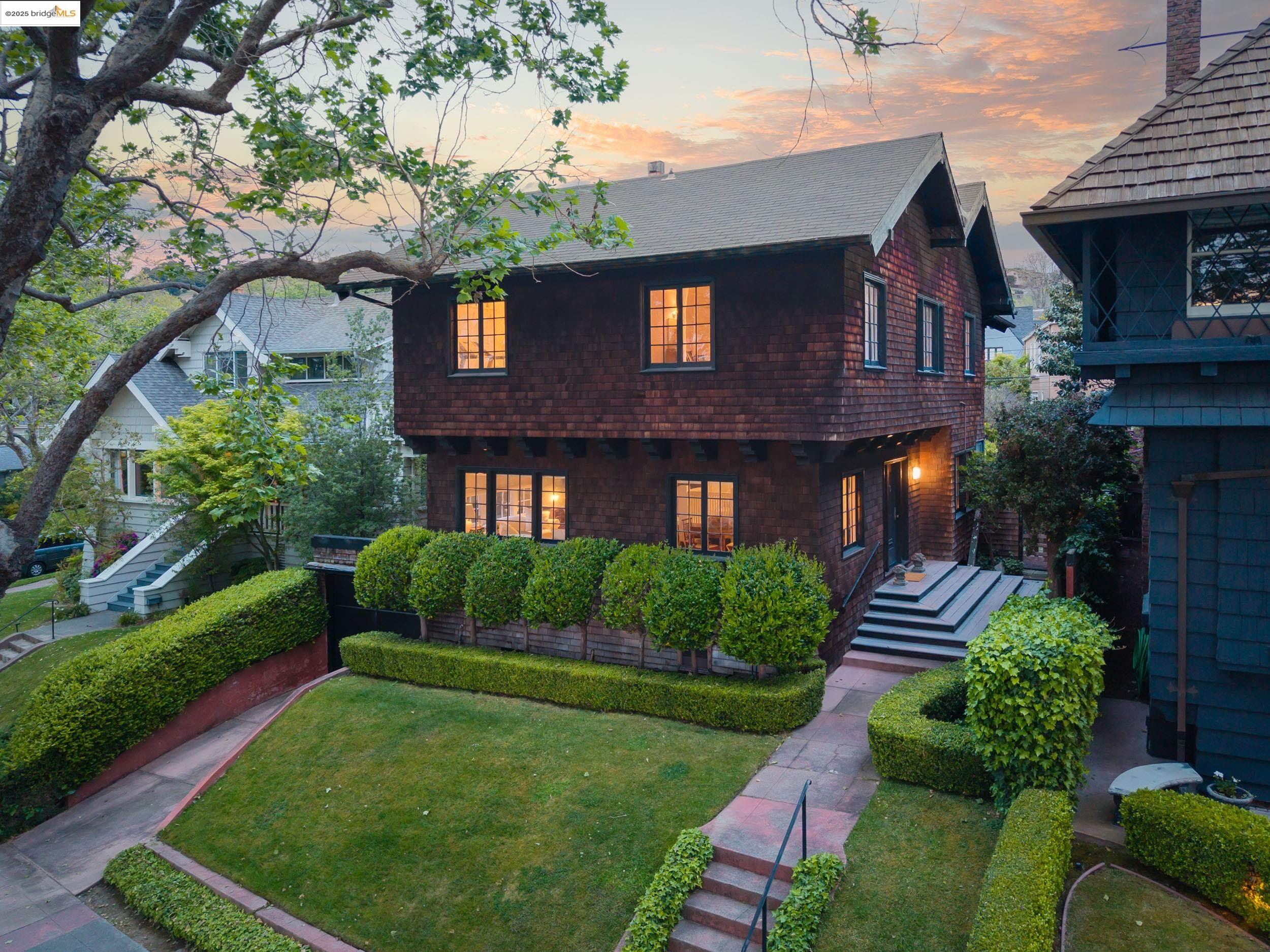 Detail Gallery Image 3 of 33 For 108 Bonita Ave, Piedmont,  CA 94611 - 4 Beds | 3 Baths