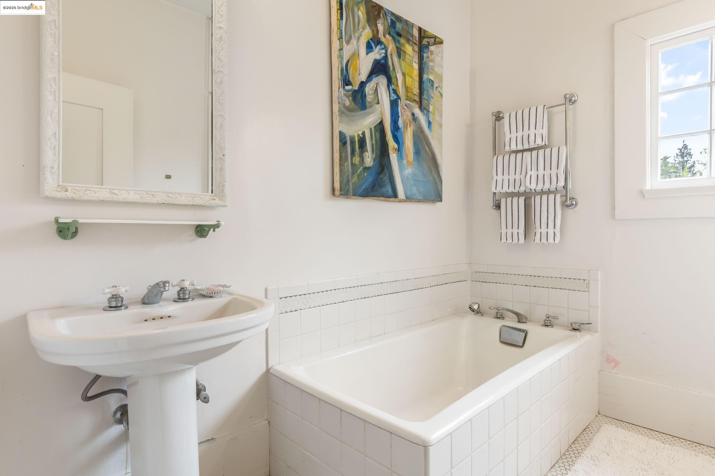 Detail Gallery Image 26 of 33 For 108 Bonita Ave, Piedmont,  CA 94611 - 4 Beds | 3 Baths