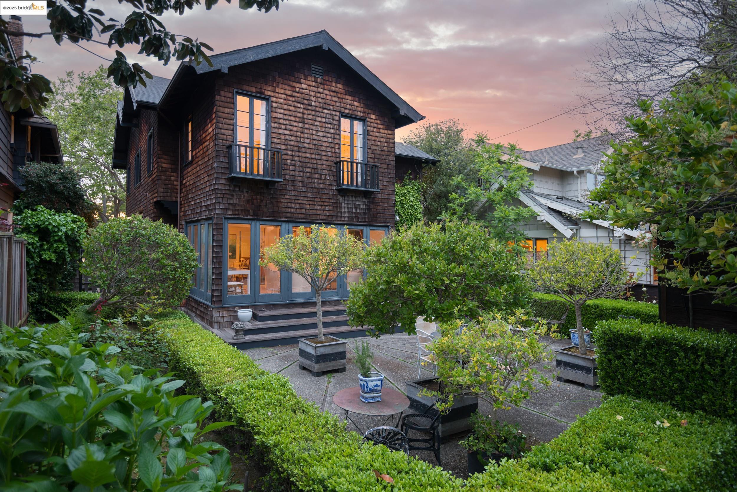 Detail Gallery Image 29 of 33 For 108 Bonita Ave, Piedmont,  CA 94611 - 4 Beds | 3 Baths
