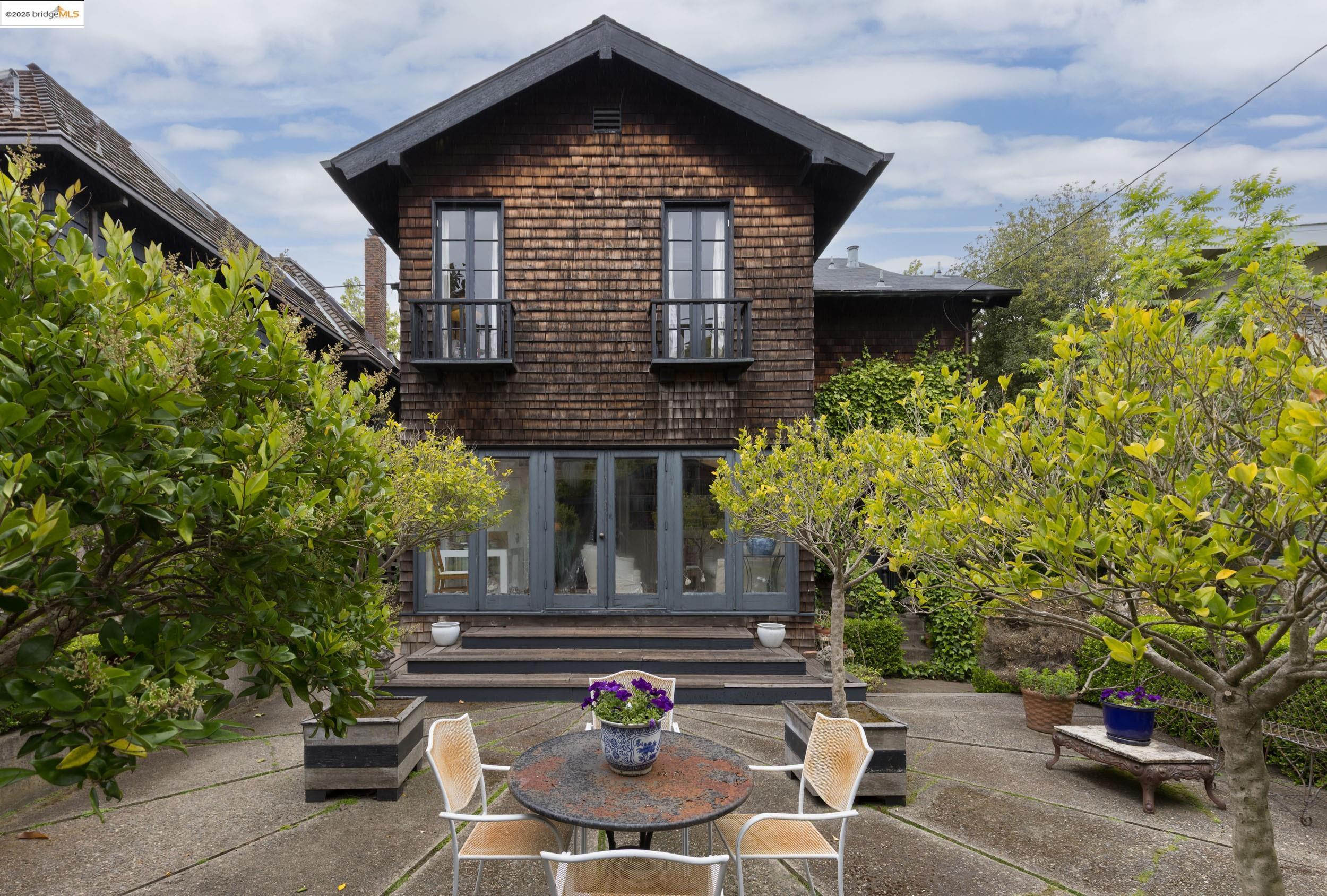 Detail Gallery Image 30 of 33 For 108 Bonita Ave, Piedmont,  CA 94611 - 4 Beds | 3 Baths