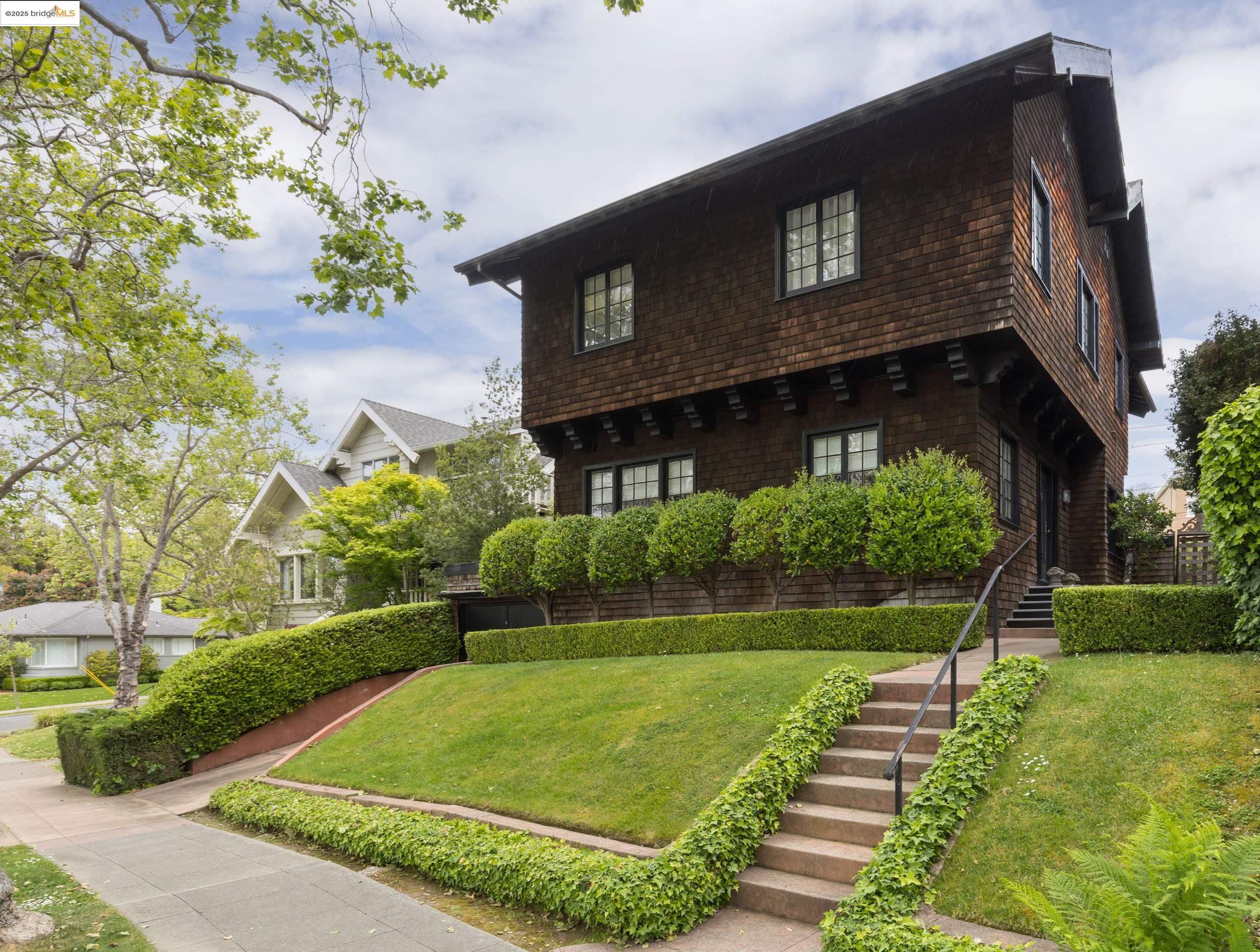 Detail Gallery Image 32 of 33 For 108 Bonita Ave, Piedmont,  CA 94611 - 4 Beds | 3 Baths
