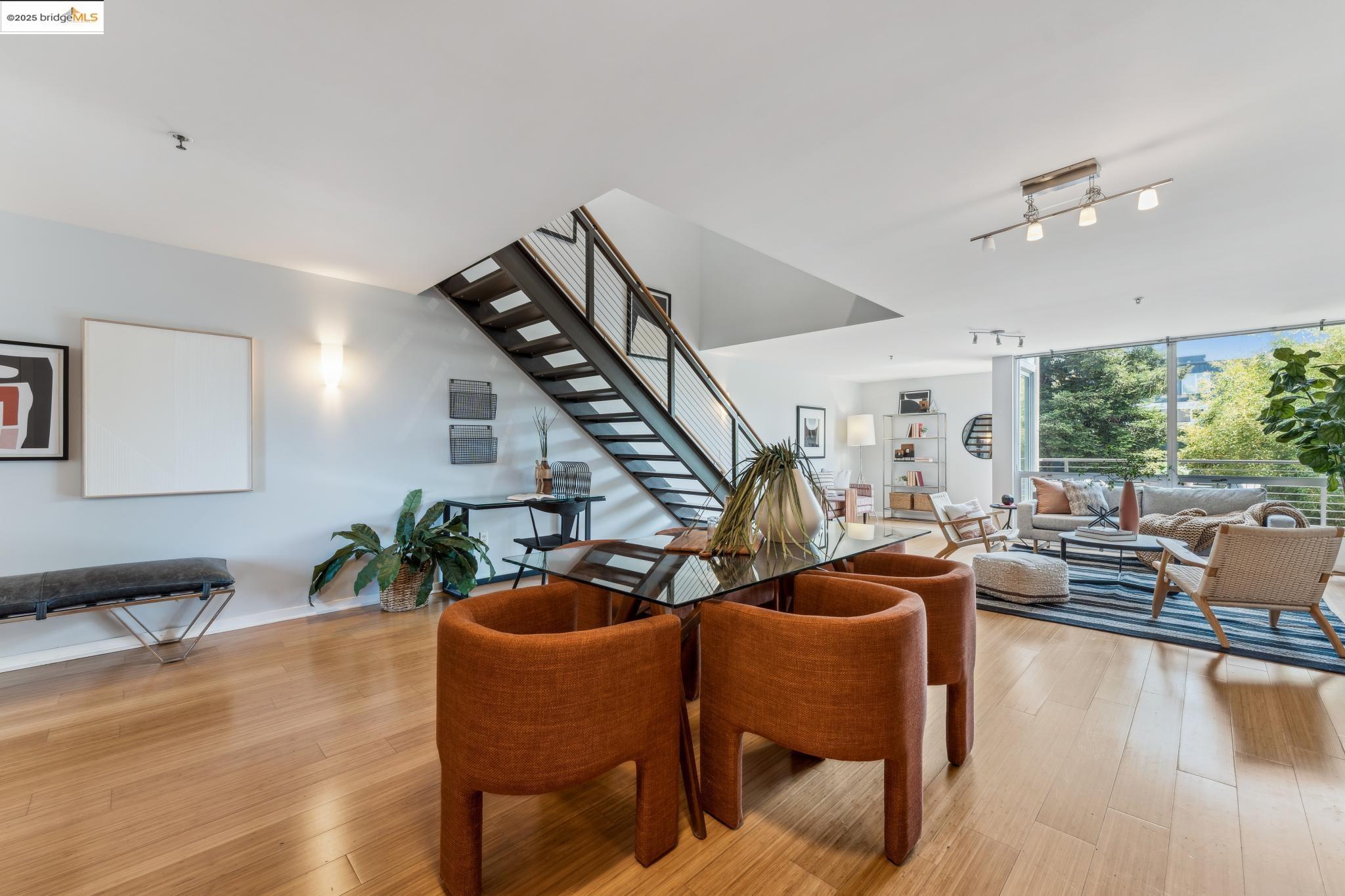 Detail Gallery Image 13 of 60 For 1007 41st Street #422,  Oakland,  CA 94608-3777 - 2 Beds | 1/1 Baths