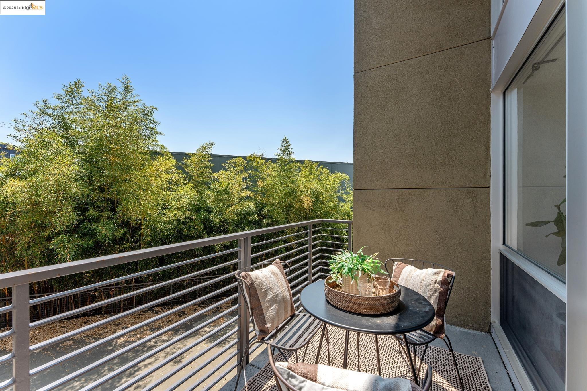 Detail Gallery Image 28 of 60 For 1007 41st Street #422,  Oakland,  CA 94608-3777 - 2 Beds | 1/1 Baths