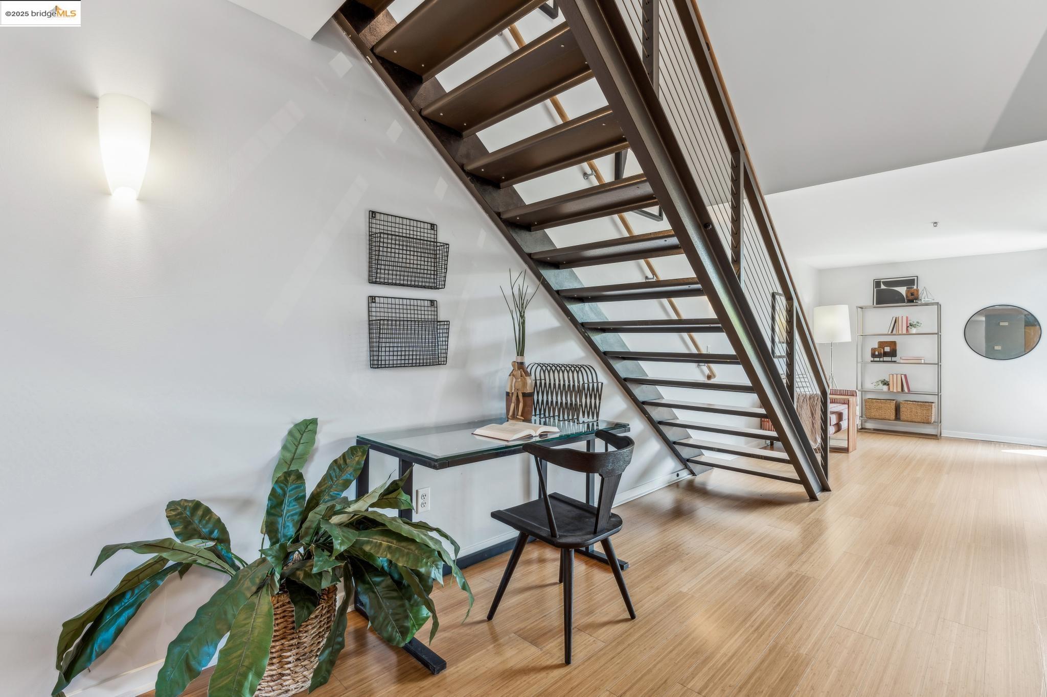 Detail Gallery Image 32 of 60 For 1007 41st Street #422,  Oakland,  CA 94608-3777 - 2 Beds | 1/1 Baths