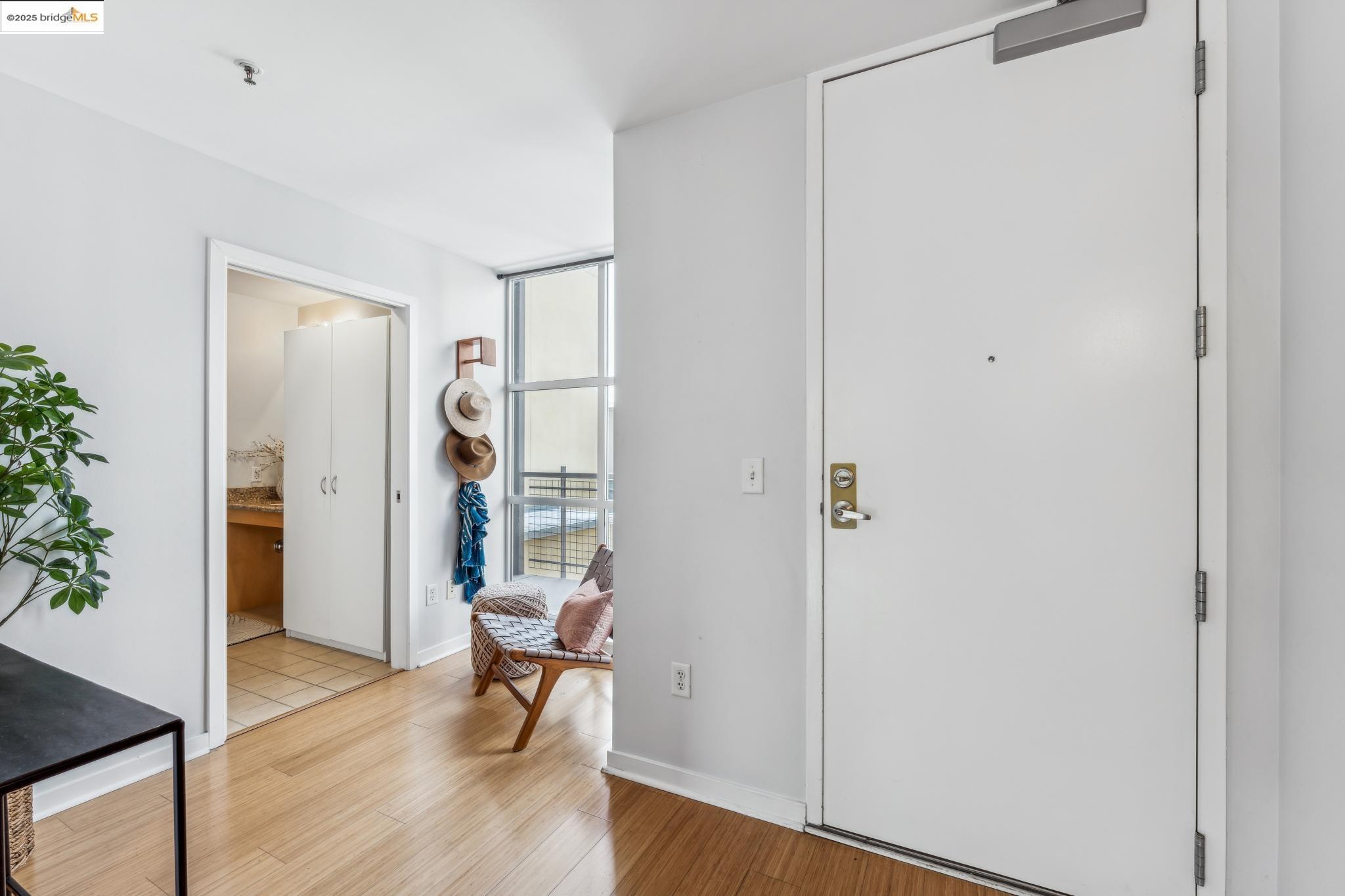 Detail Gallery Image 34 of 60 For 1007 41st Street #422,  Oakland,  CA 94608-3777 - 2 Beds | 1/1 Baths