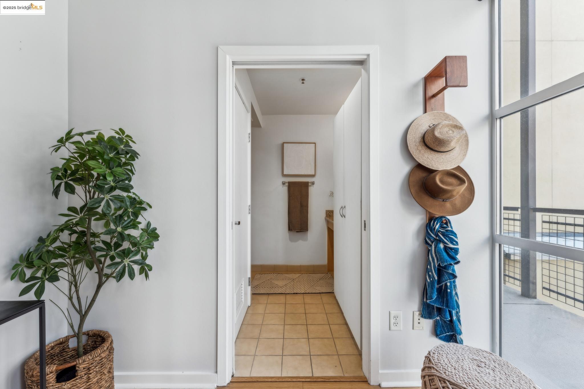 Detail Gallery Image 36 of 60 For 1007 41st Street #422,  Oakland,  CA 94608-3777 - 2 Beds | 1/1 Baths