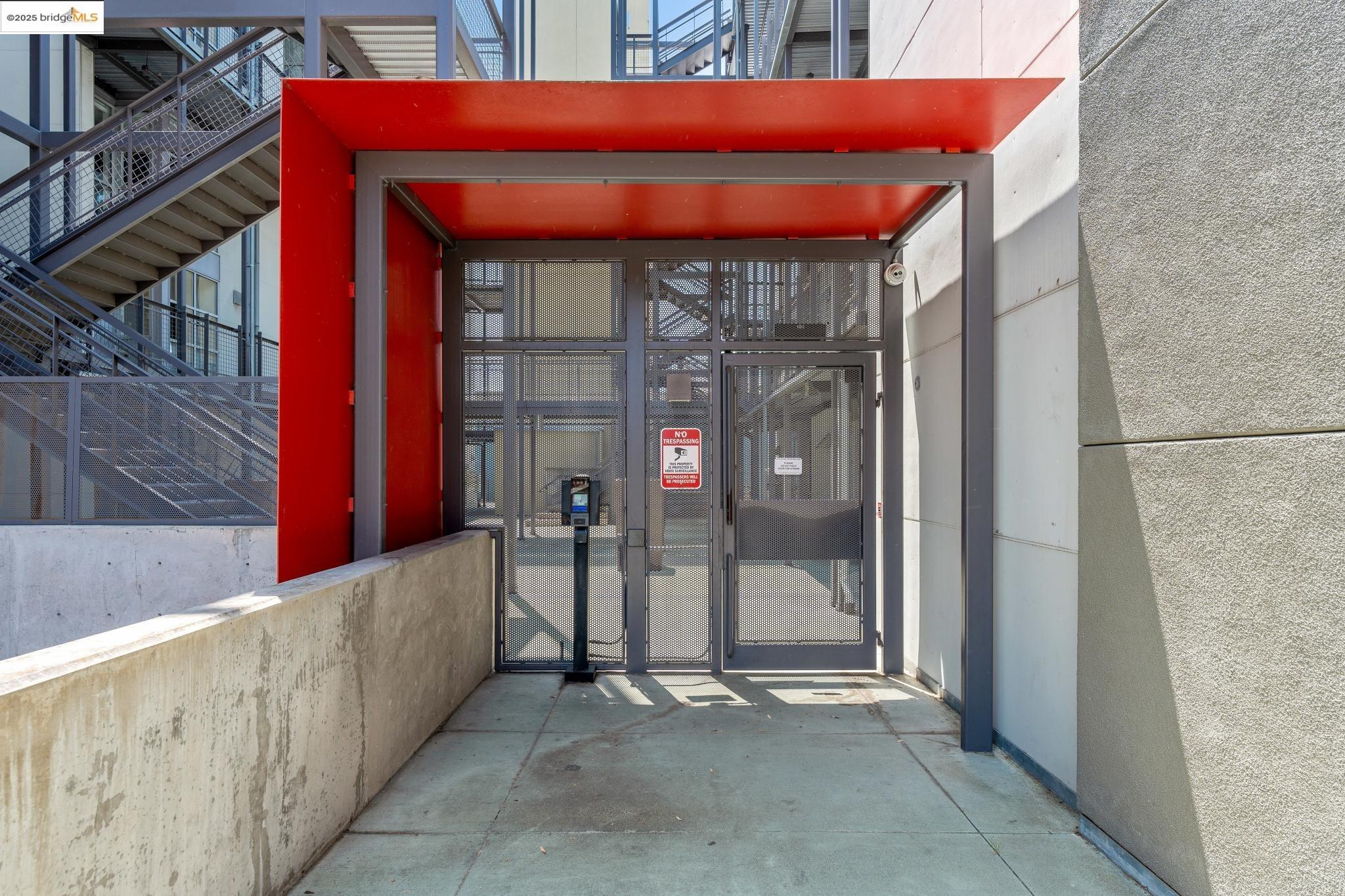 Detail Gallery Image 5 of 60 For 1007 41st Street #422,  Oakland,  CA 94608-3777 - 2 Beds | 1/1 Baths