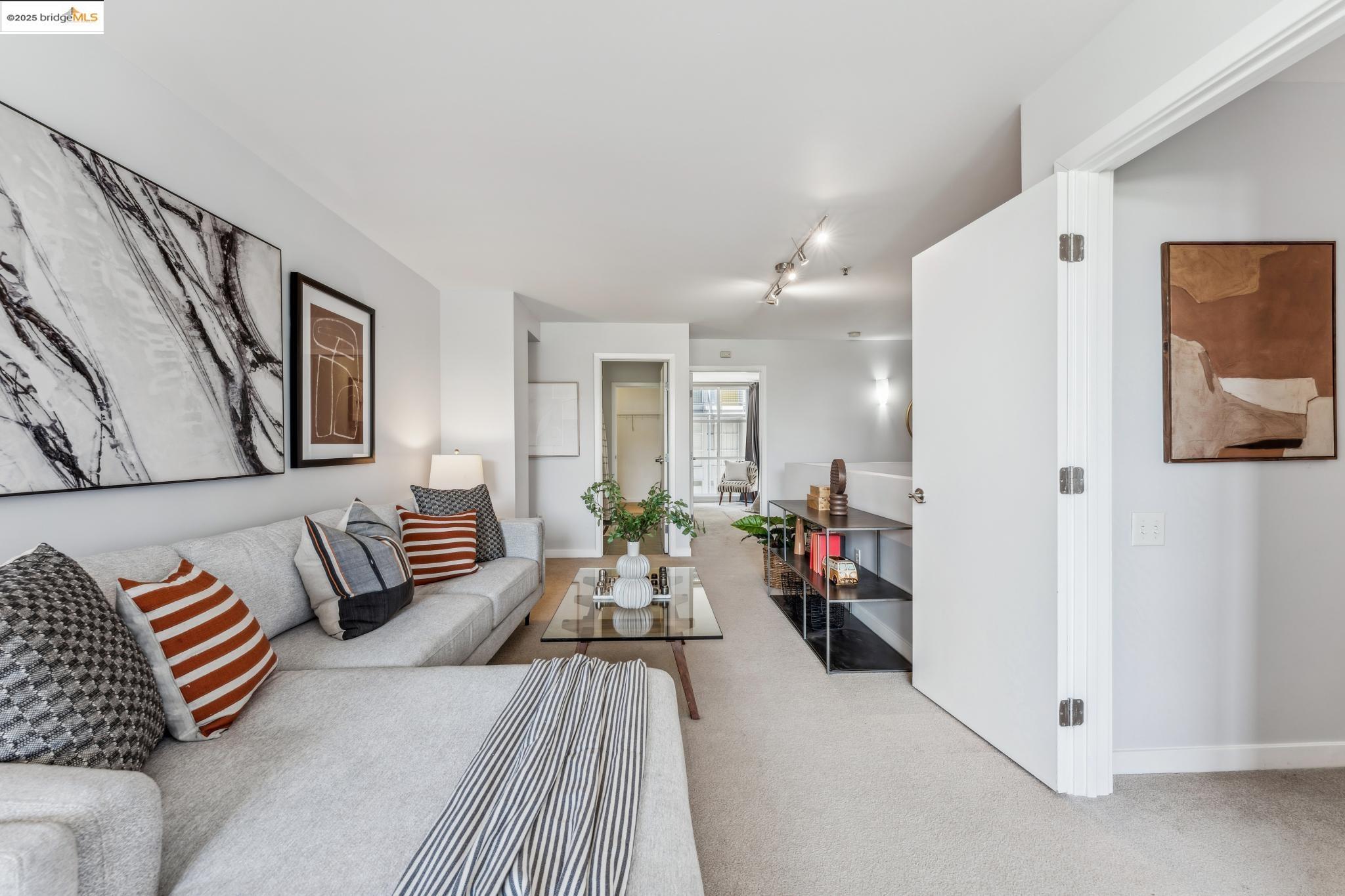 Detail Gallery Image 46 of 60 For 1007 41st Street #422,  Oakland,  CA 94608-3777 - 2 Beds | 1/1 Baths