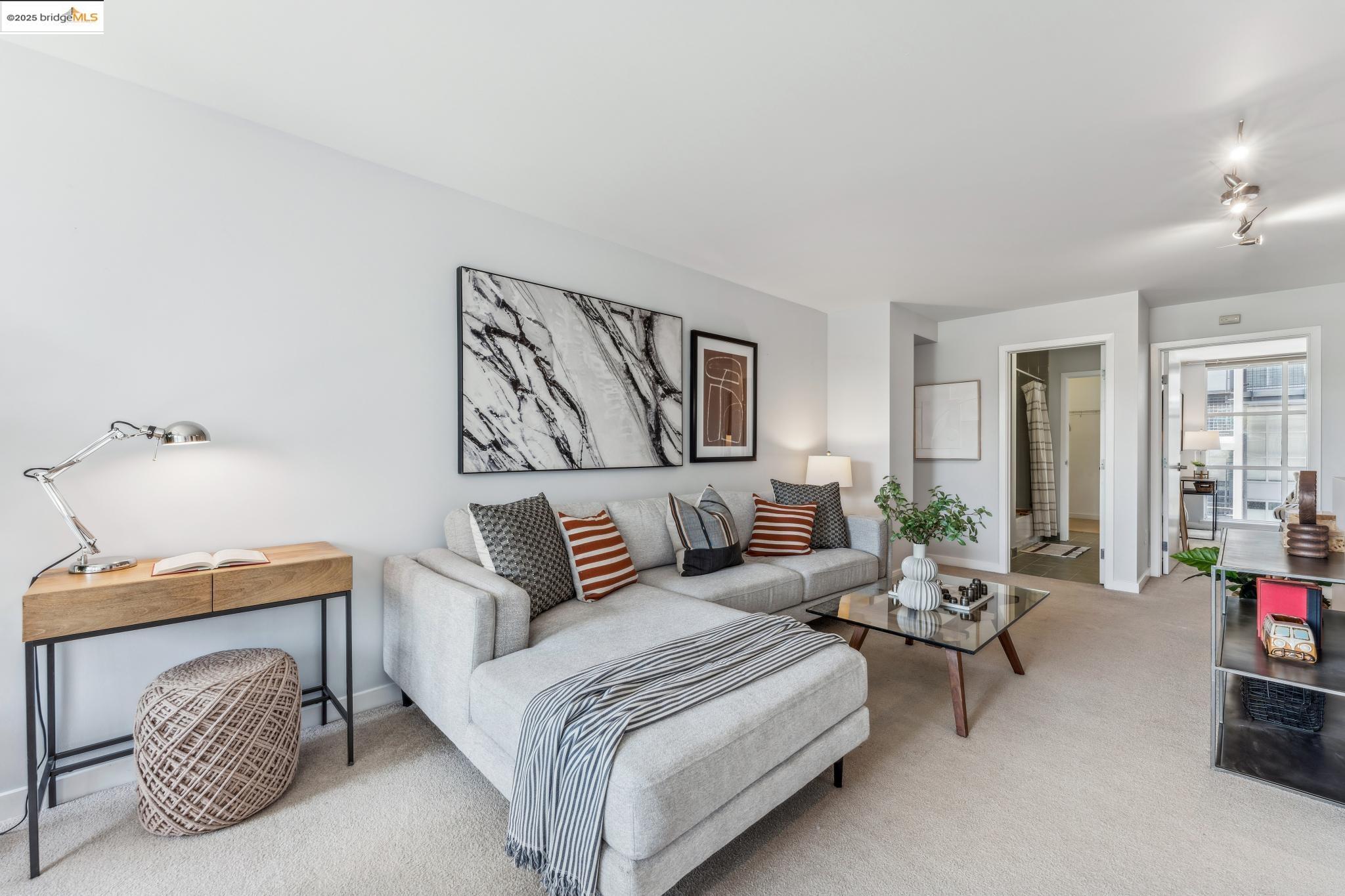 Detail Gallery Image 47 of 60 For 1007 41st Street #422,  Oakland,  CA 94608-3777 - 2 Beds | 1/1 Baths