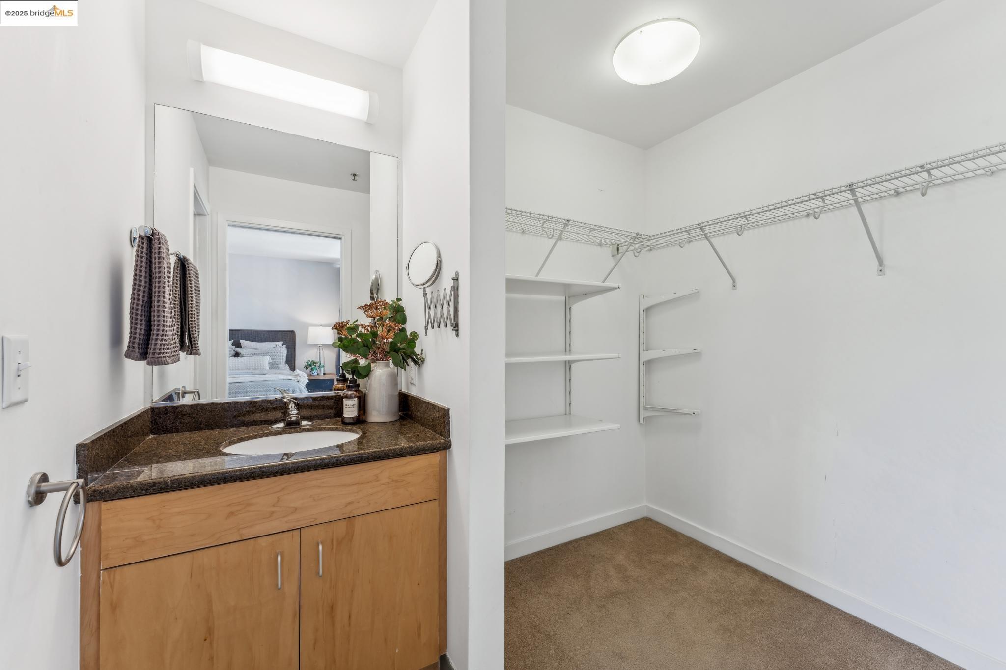Detail Gallery Image 58 of 60 For 1007 41st Street #422,  Oakland,  CA 94608-3777 - 2 Beds | 1/1 Baths