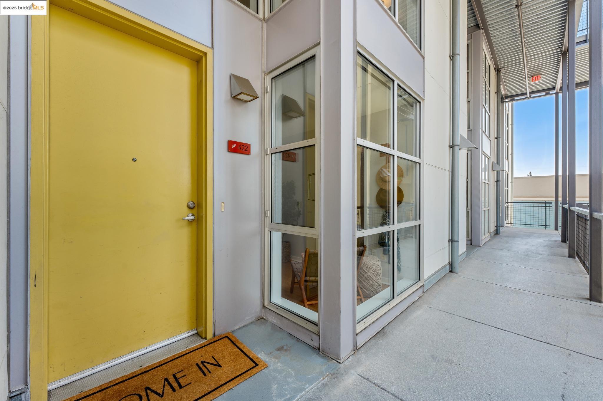 Detail Gallery Image 8 of 60 For 1007 41st Street #422,  Oakland,  CA 94608-3777 - 2 Beds | 1/1 Baths