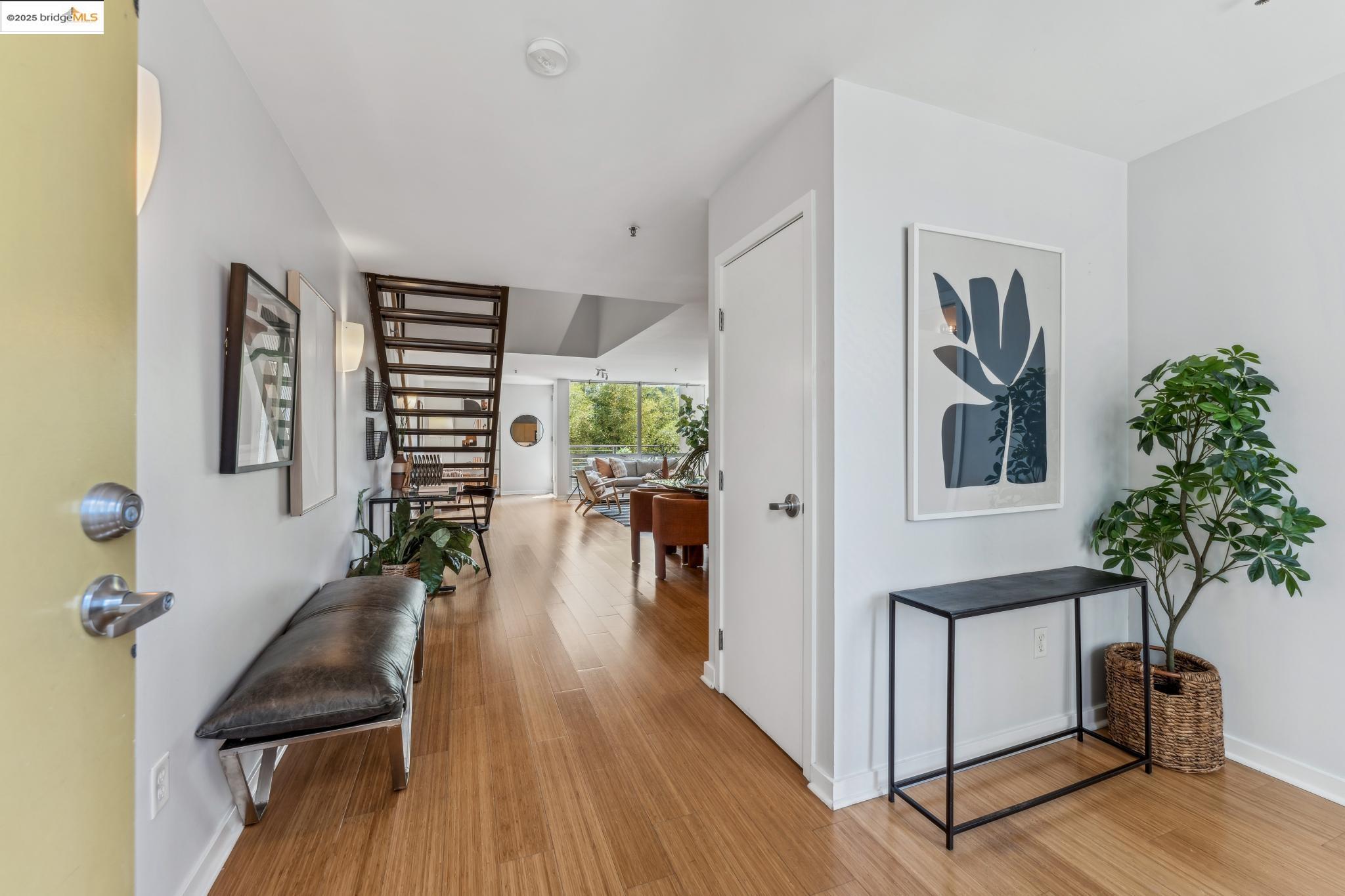 Detail Gallery Image 9 of 60 For 1007 41st Street #422,  Oakland,  CA 94608-3777 - 2 Beds | 1/1 Baths