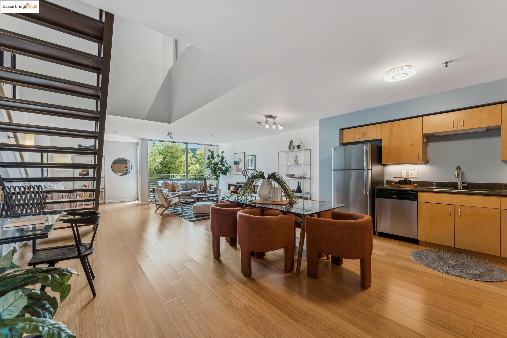 Detail Gallery Image 10 of 60 For 1007 41st Street #422,  Oakland,  CA 94608-3777 - 2 Beds | 1/1 Baths