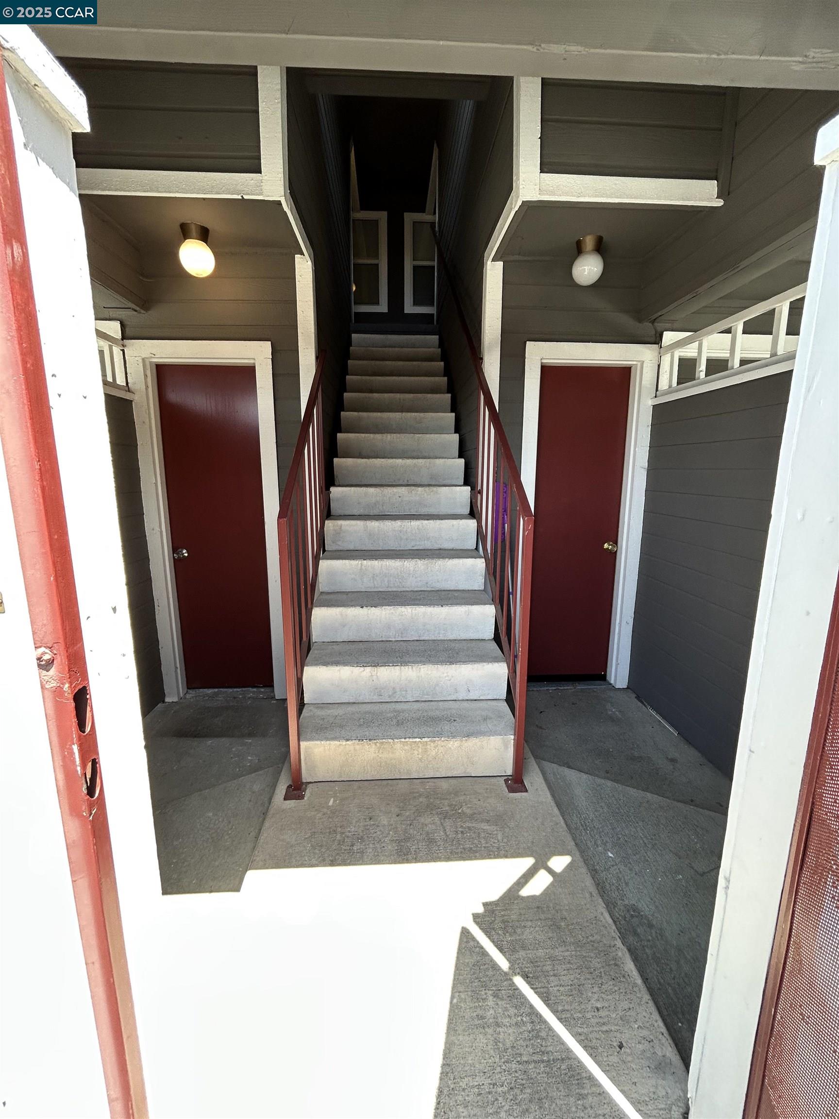 Detail Gallery Image 2 of 23 For 1358 E 7th St., Benicia,  CA 94510 - 2 Beds | 2/1 Baths