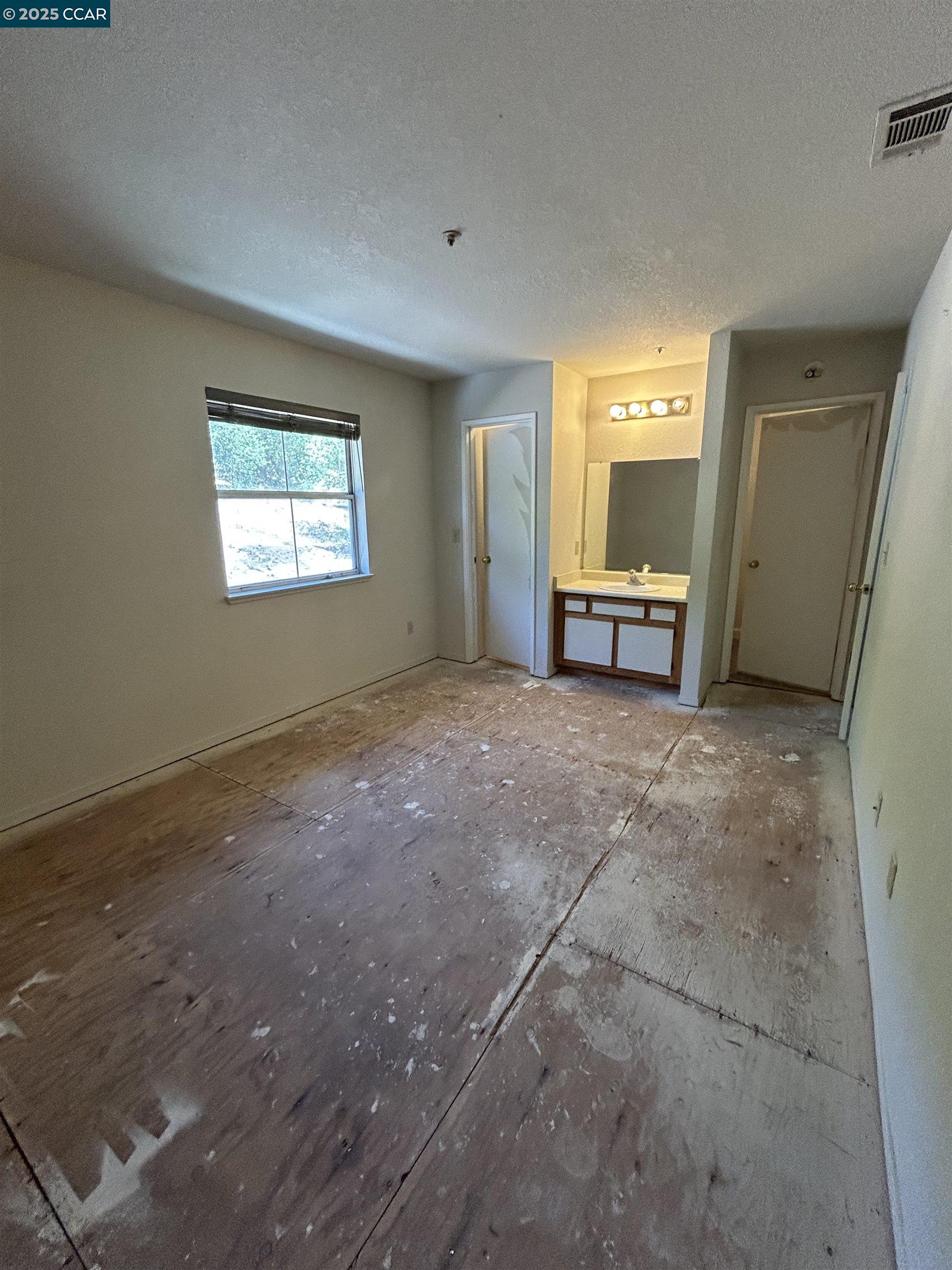 Detail Gallery Image 17 of 23 For 1358 E 7th St., Benicia,  CA 94510 - 2 Beds | 2/1 Baths