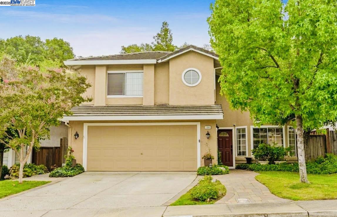 Detail Gallery Image 1 of 32 For 1060 Green Point Ct, Concord,  CA 94521 - 3 Beds | 2/1 Baths