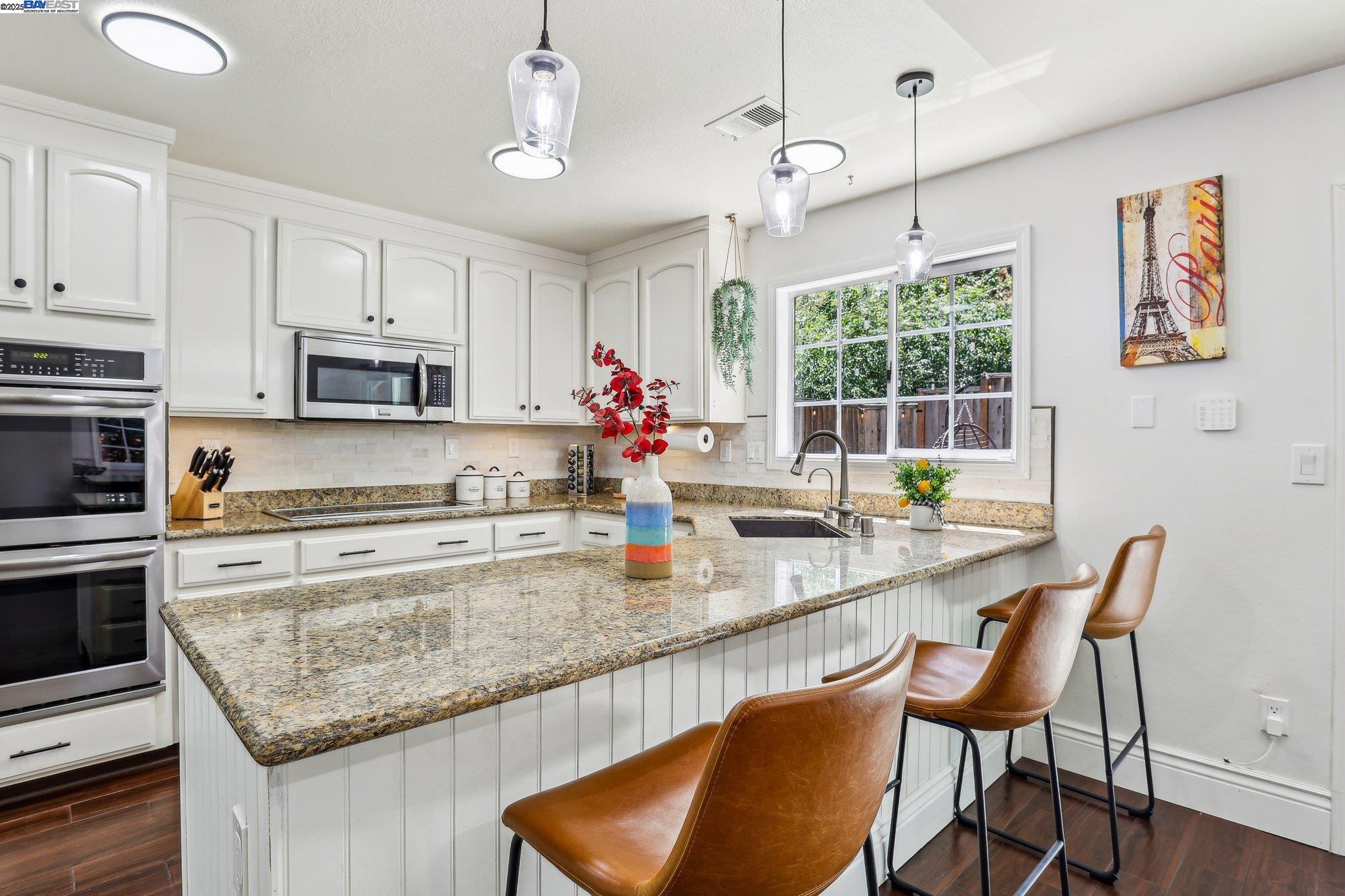 Detail Gallery Image 13 of 32 For 1060 Green Point Ct, Concord,  CA 94521 - 3 Beds | 2/1 Baths