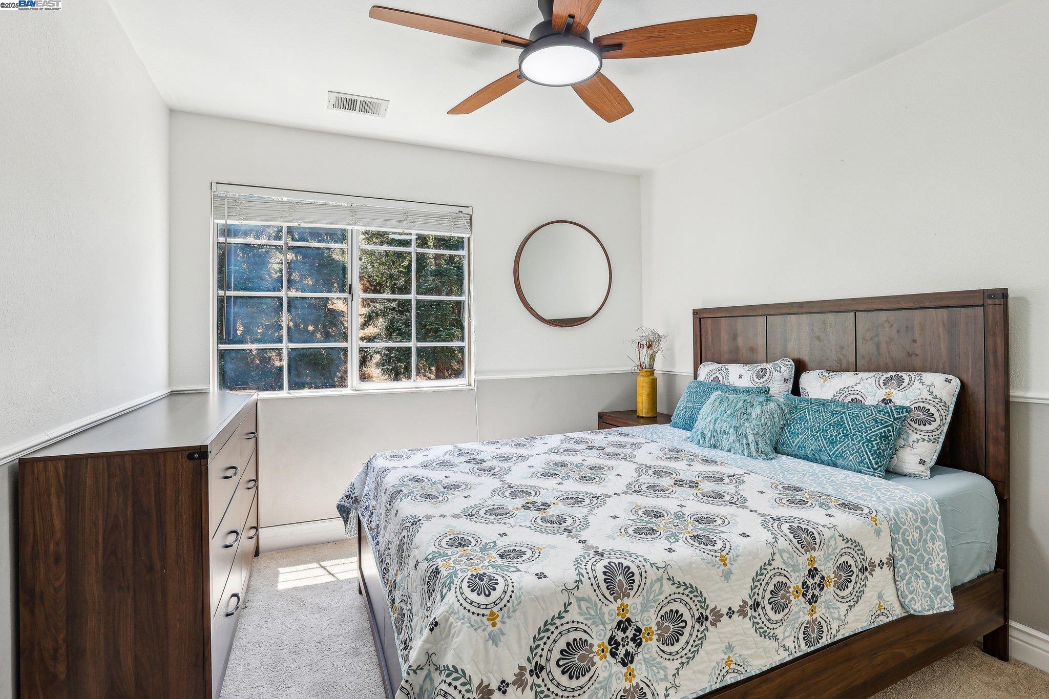 Detail Gallery Image 18 of 32 For 1060 Green Point Ct, Concord,  CA 94521 - 3 Beds | 2/1 Baths