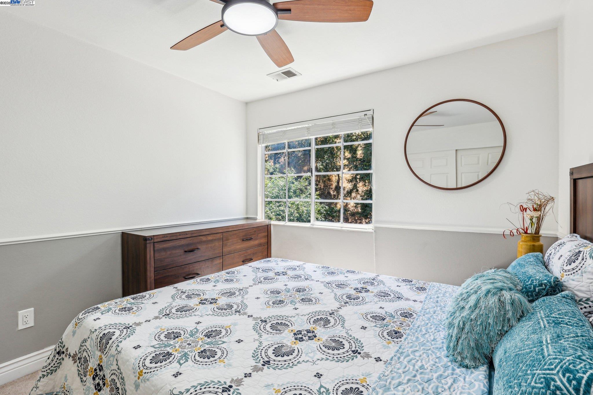 Detail Gallery Image 19 of 32 For 1060 Green Point Ct, Concord,  CA 94521 - 3 Beds | 2/1 Baths