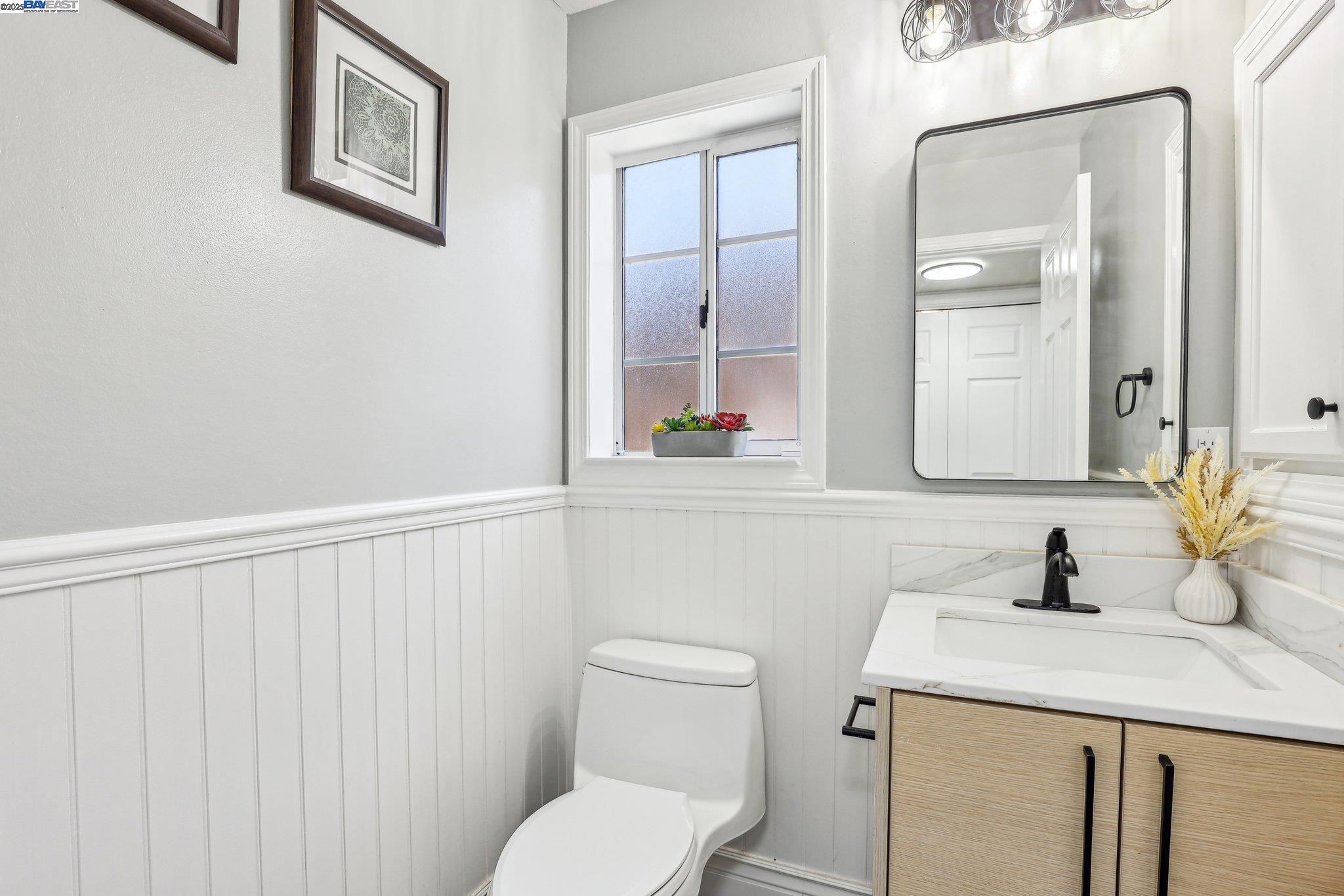 Detail Gallery Image 22 of 32 For 1060 Green Point Ct, Concord,  CA 94521 - 3 Beds | 2/1 Baths