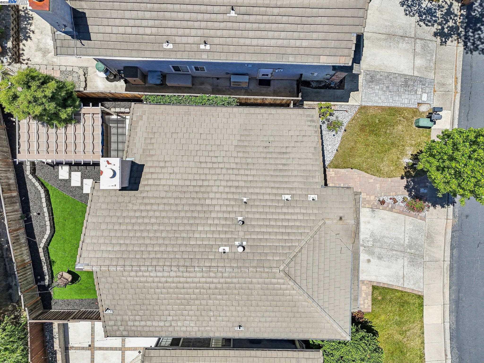 Detail Gallery Image 30 of 32 For 1060 Green Point Ct, Concord,  CA 94521 - 3 Beds | 2/1 Baths