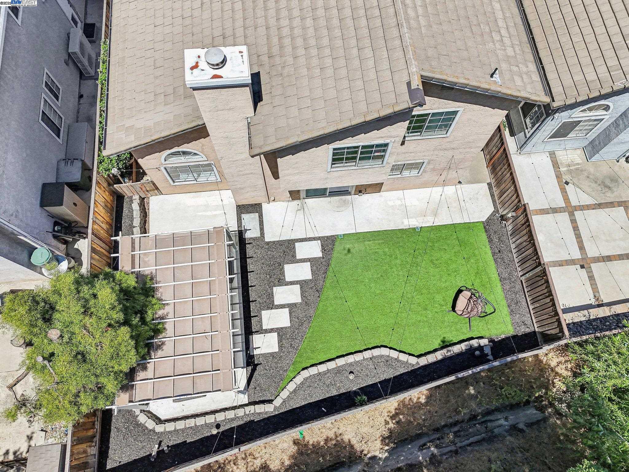 Detail Gallery Image 31 of 32 For 1060 Green Point Ct, Concord,  CA 94521 - 3 Beds | 2/1 Baths