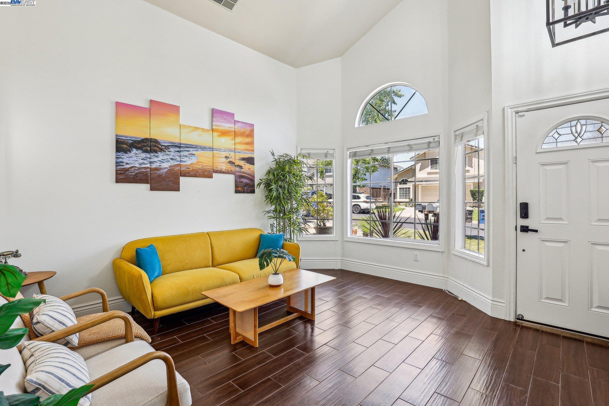 Detail Gallery Image 6 of 32 For 1060 Green Point Ct, Concord,  CA 94521 - 3 Beds | 2/1 Baths