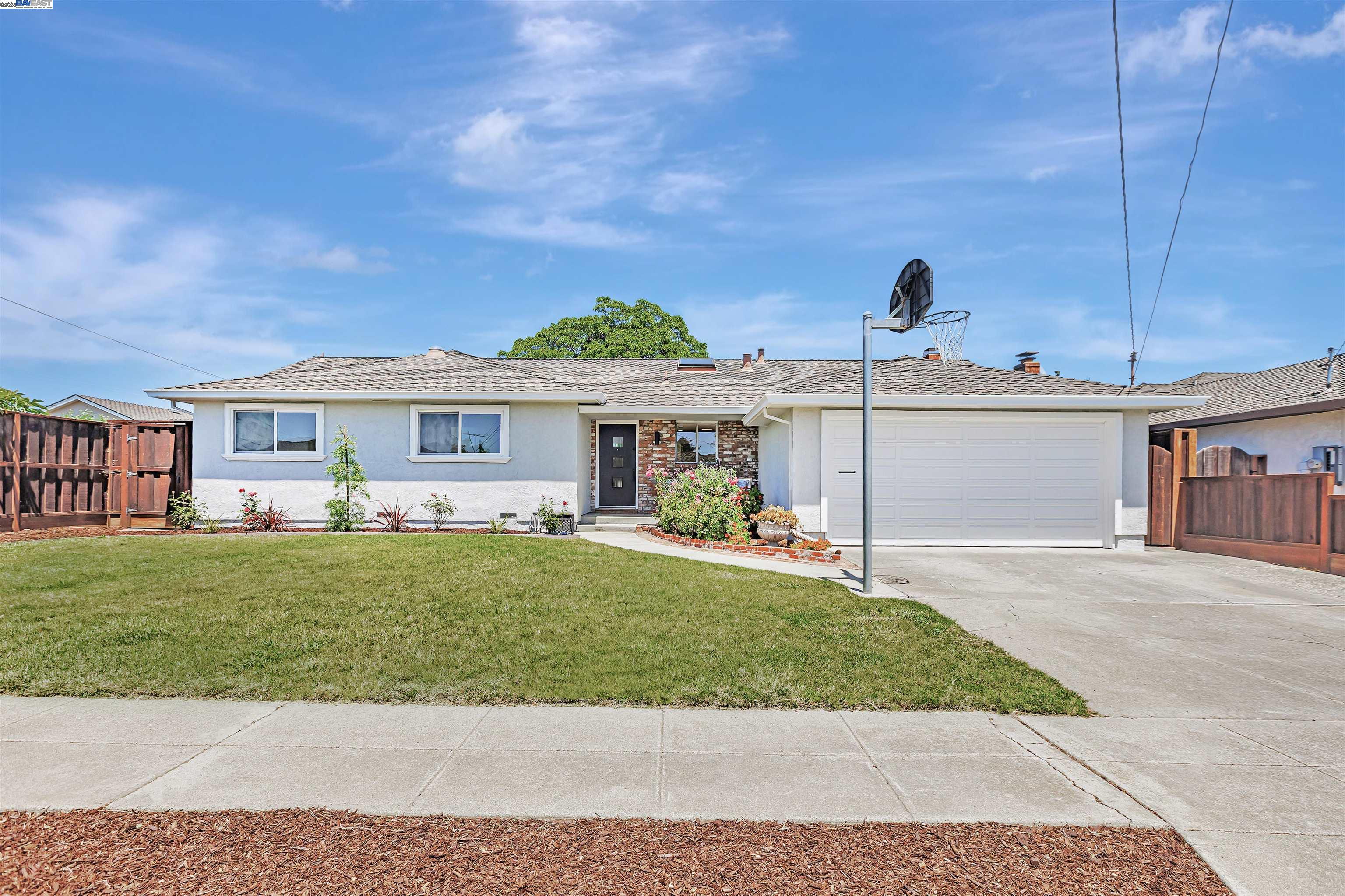 Detail Gallery Image 2 of 46 For 37972 Ballard Dr, Fremont,  CA 94536 - 3 Beds | 2 Baths