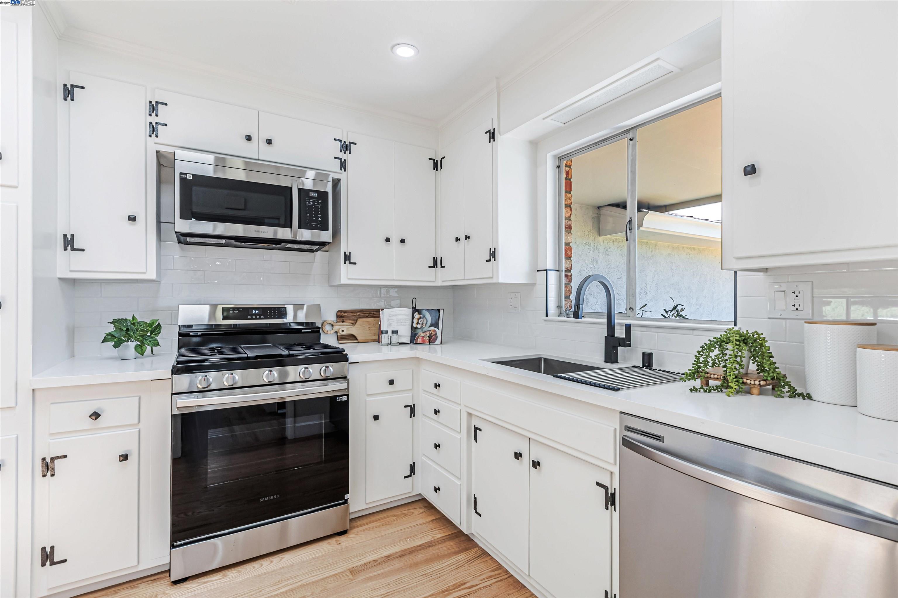Detail Gallery Image 17 of 46 For 37972 Ballard Dr, Fremont,  CA 94536 - 3 Beds | 2 Baths