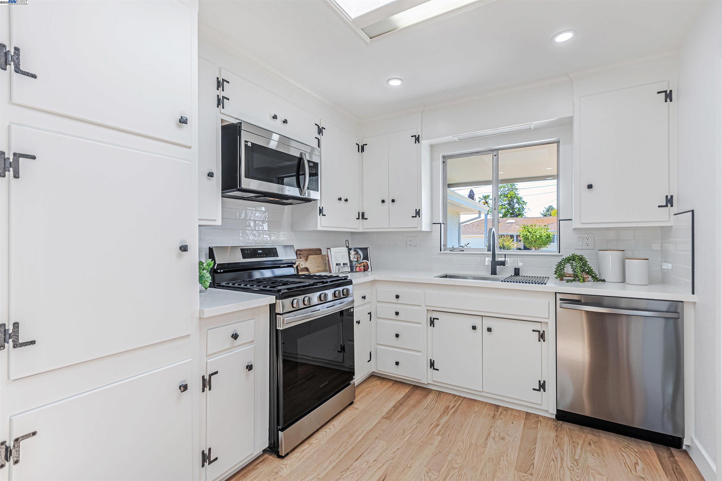 Detail Gallery Image 18 of 46 For 37972 Ballard Dr, Fremont,  CA 94536 - 3 Beds | 2 Baths